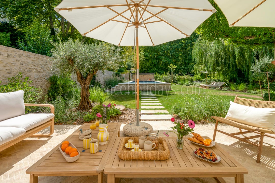 19 - Domaine de la Sorgue: Villa: Exterior