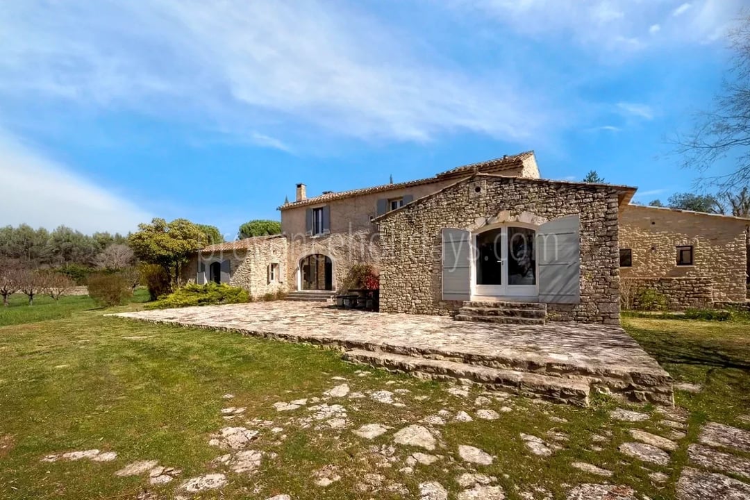 3 - Characterful mas in Ménerbes: Villa: Exterior
