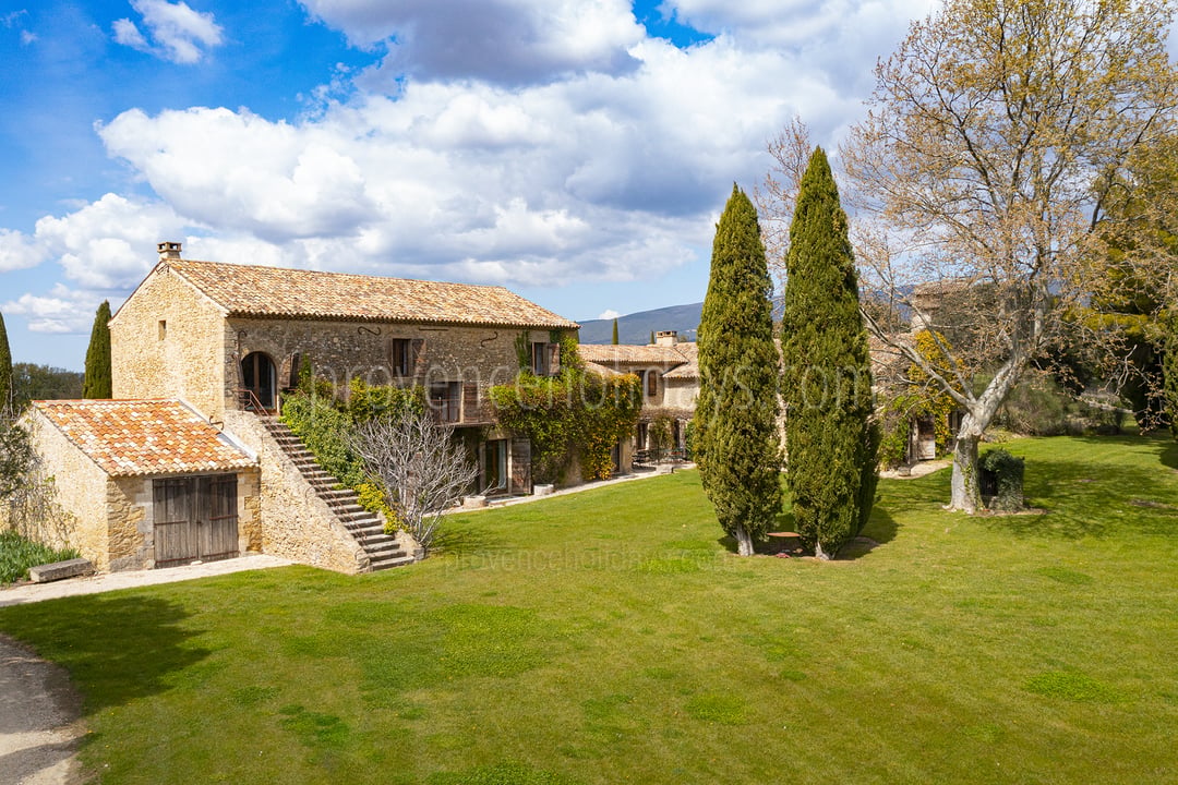5 - Bastide de Luberon: Villa: Exterior