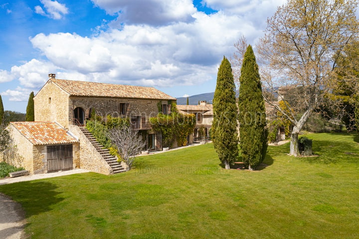 5 - Bastide de Luberon: Villa: Exterior