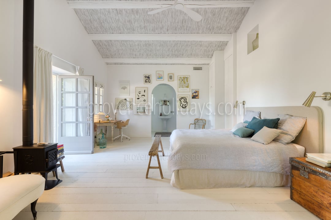 4 - Mas Province: Villa: Bedroom