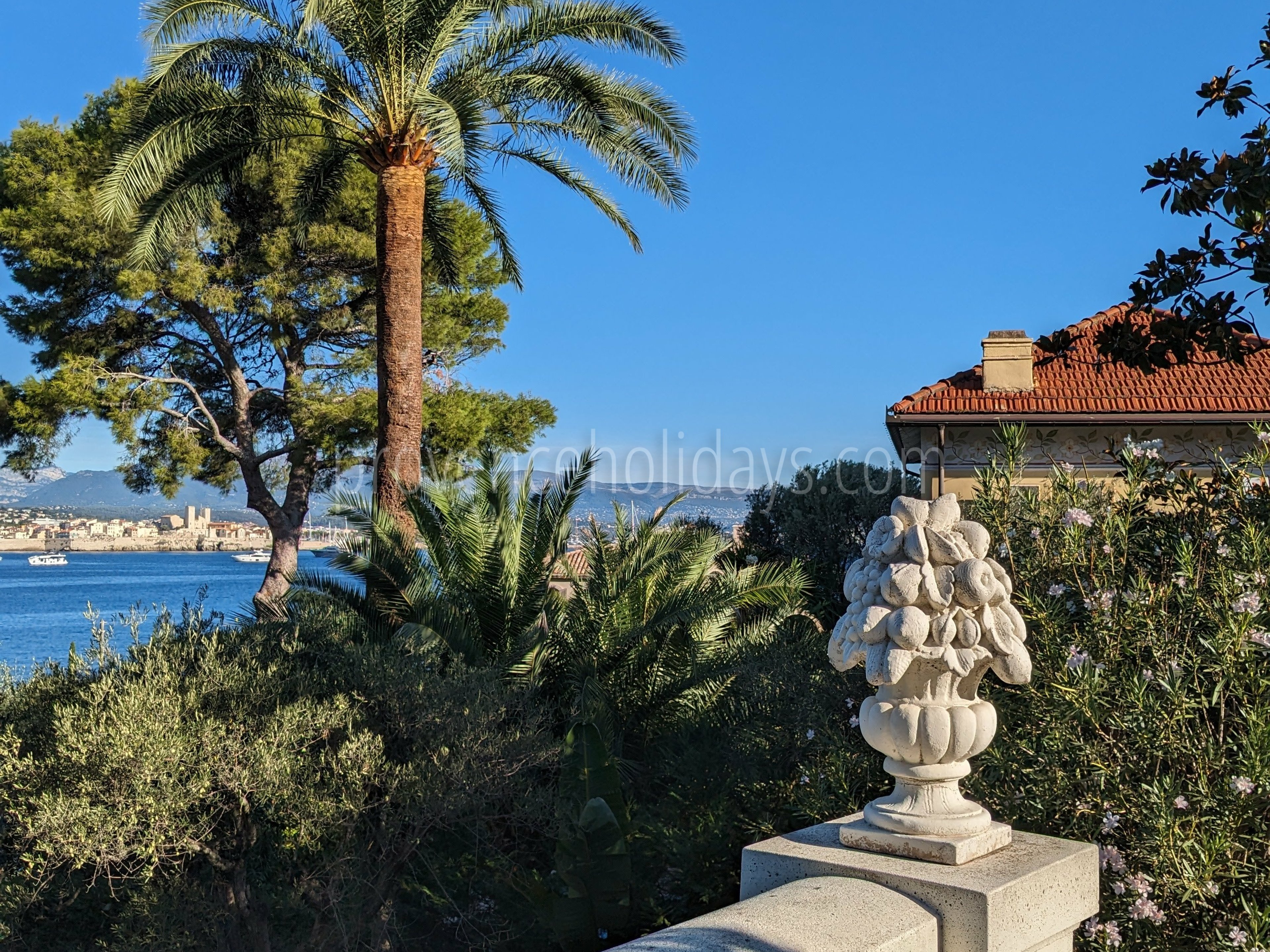 20 - Villa Cap d\'Antibes: Villa: Exterior