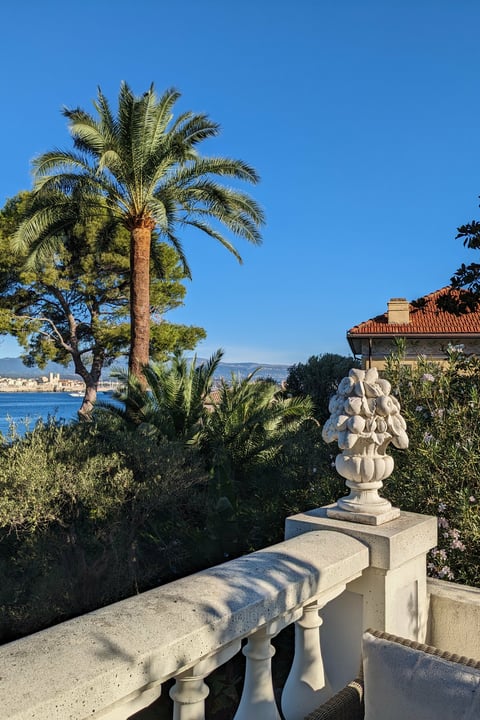 12 - Villa Cap d\'Antibes: Villa: Exterior