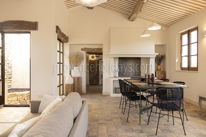 16 - Mas du Rocher: Villa: Interior