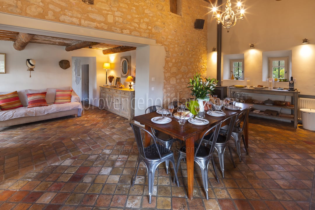 81 - Mas des Lavandes: Villa: Interior