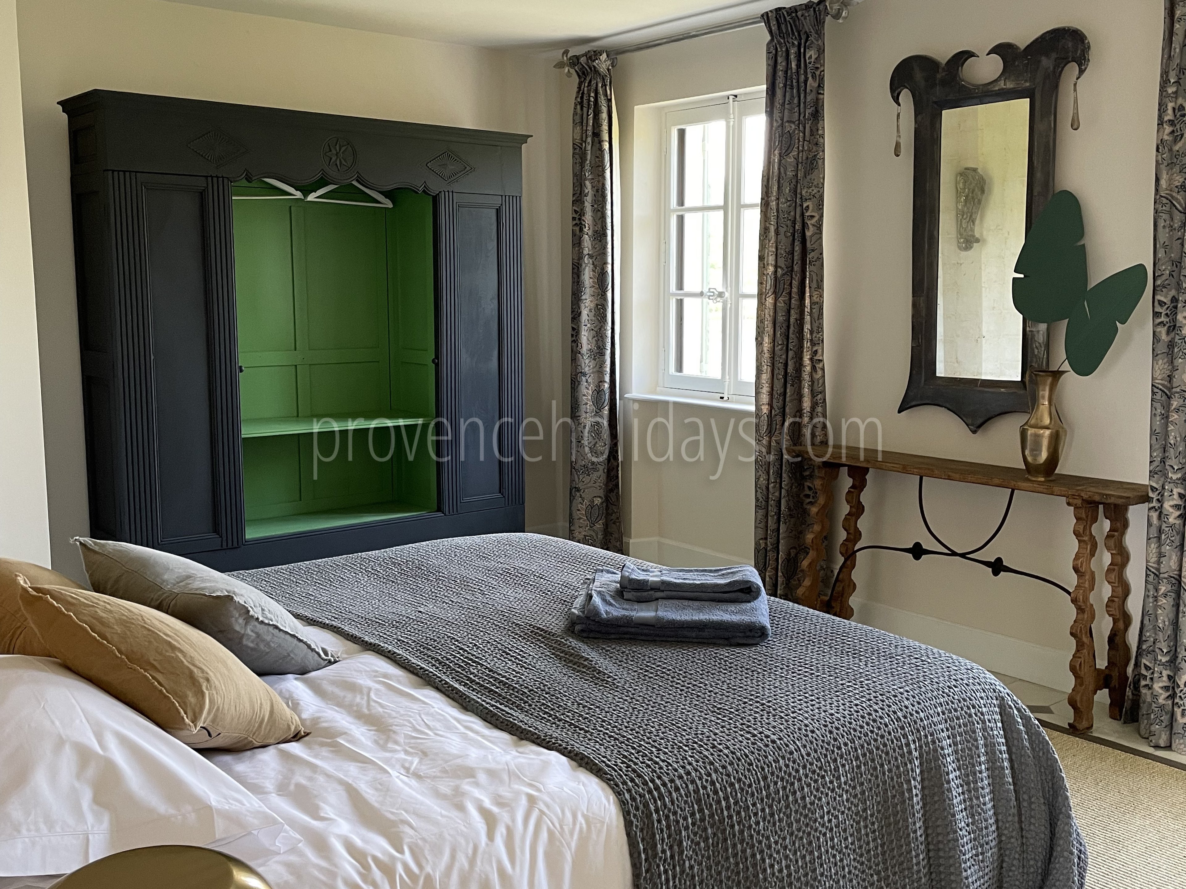 29 - Mas de Séguret: Villa: Bedroom