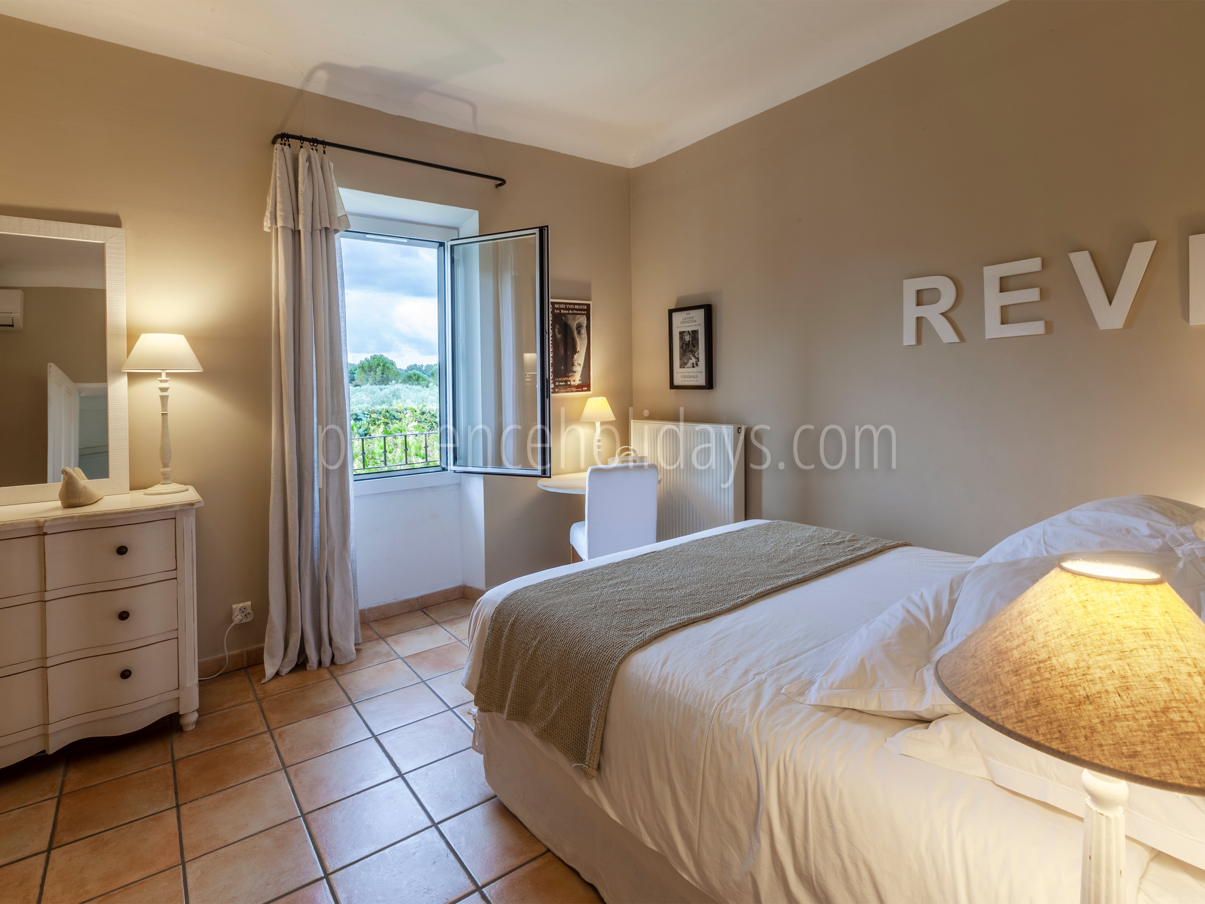42 - Maison Robion: Villa: Bedroom