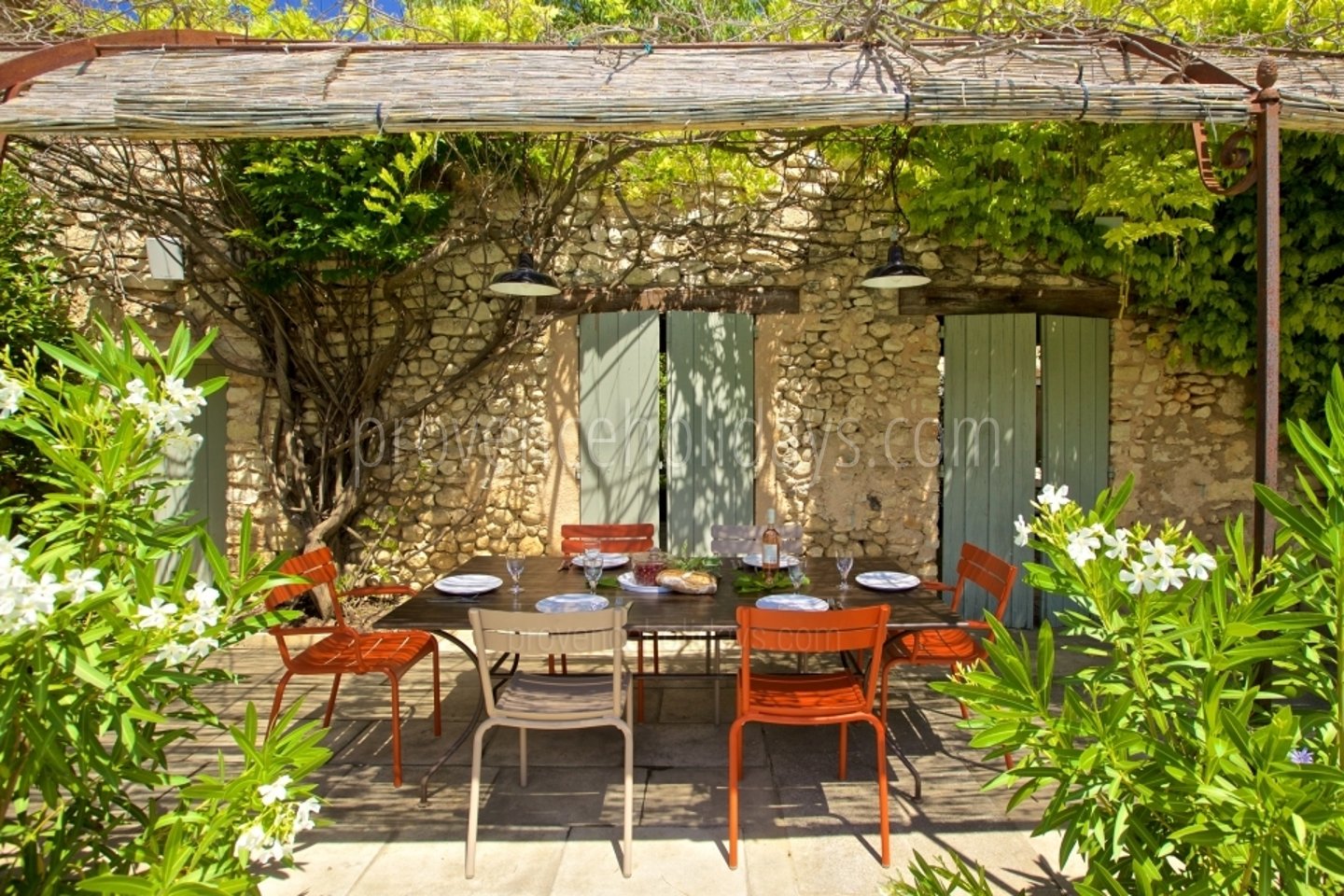 21 - Mas des Lavandes: Villa: Exterior