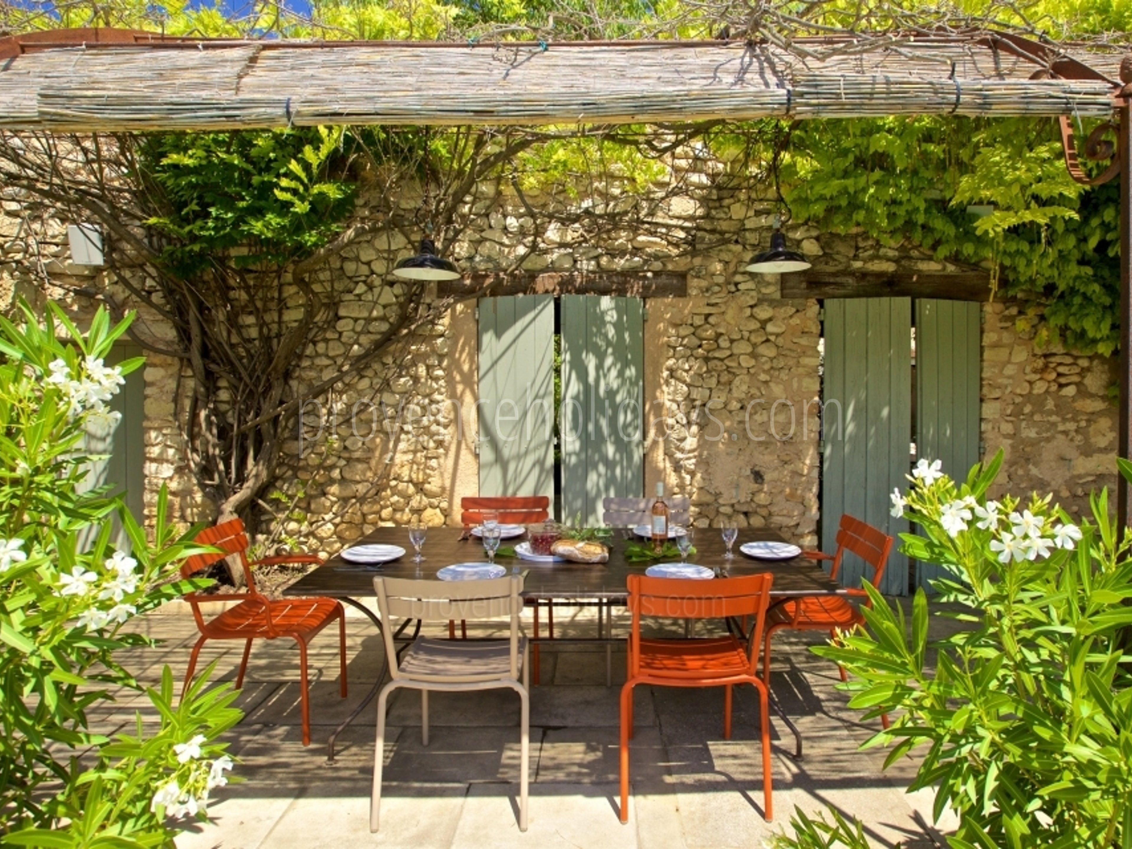21 - Mas des Lavandes: Villa: Exterior