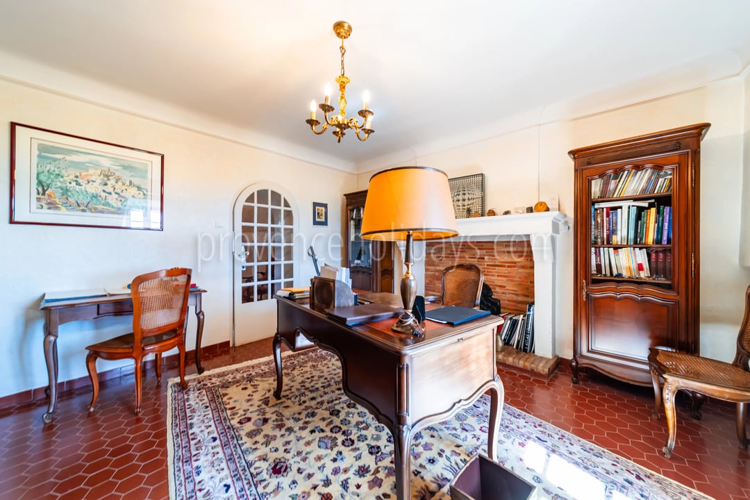 17 - Character mas in Gordes: Villa: Interior