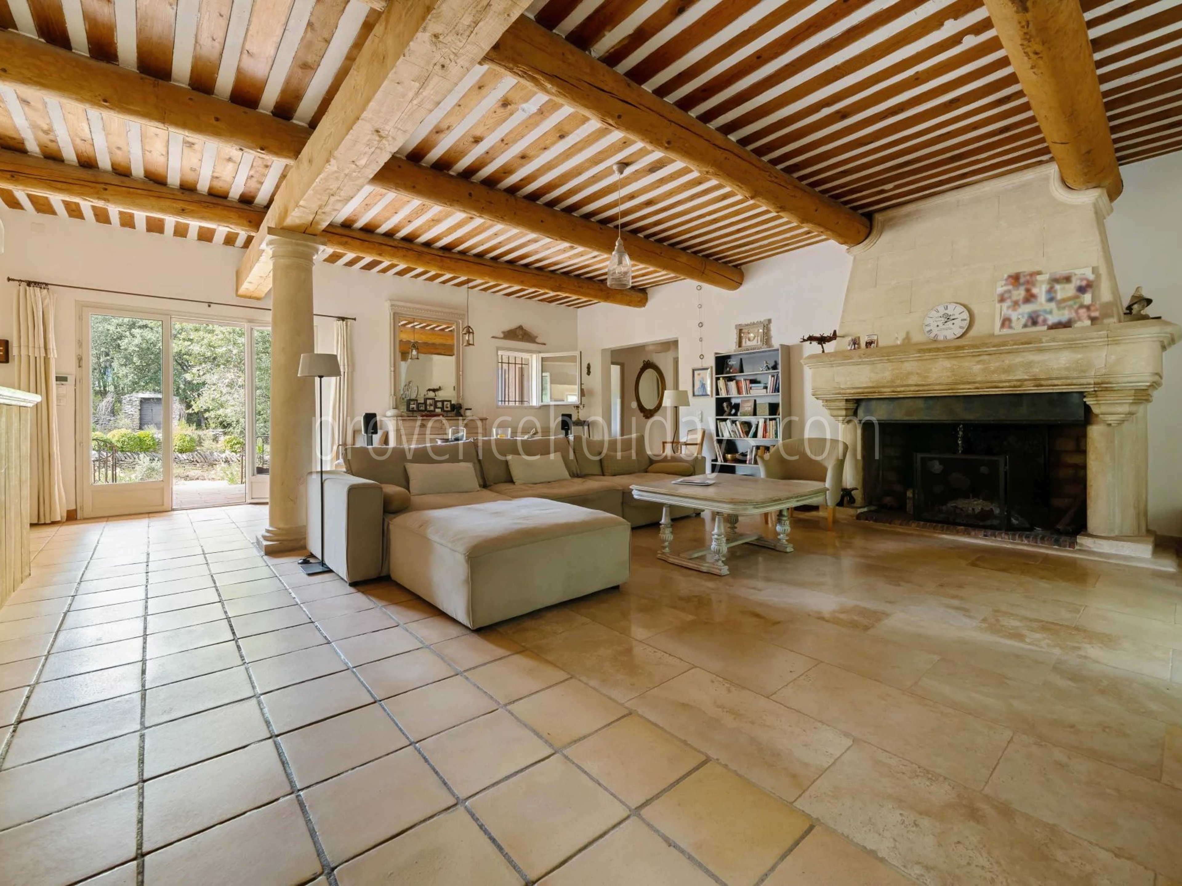 12 - Stone house in Ménerbes: Villa: Interior