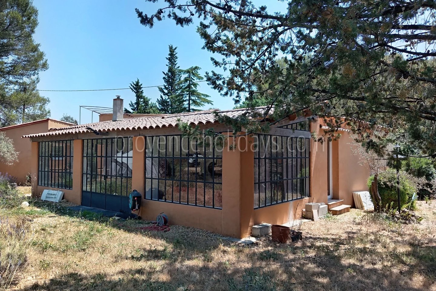 12 - Villa with pool in Draguignan: Villa: Exterior