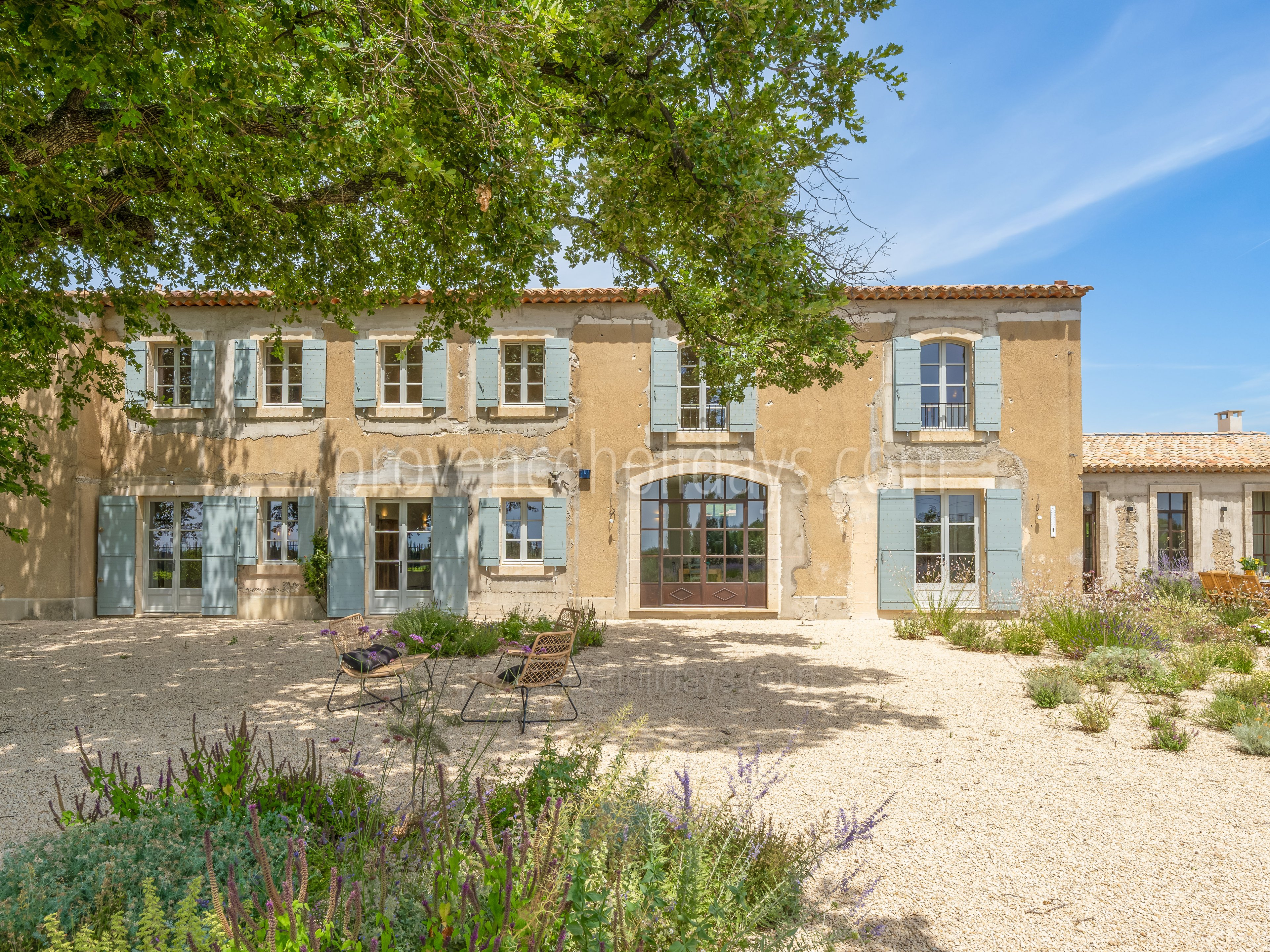 29 - Mas des Chênes: Villa: Exterior
