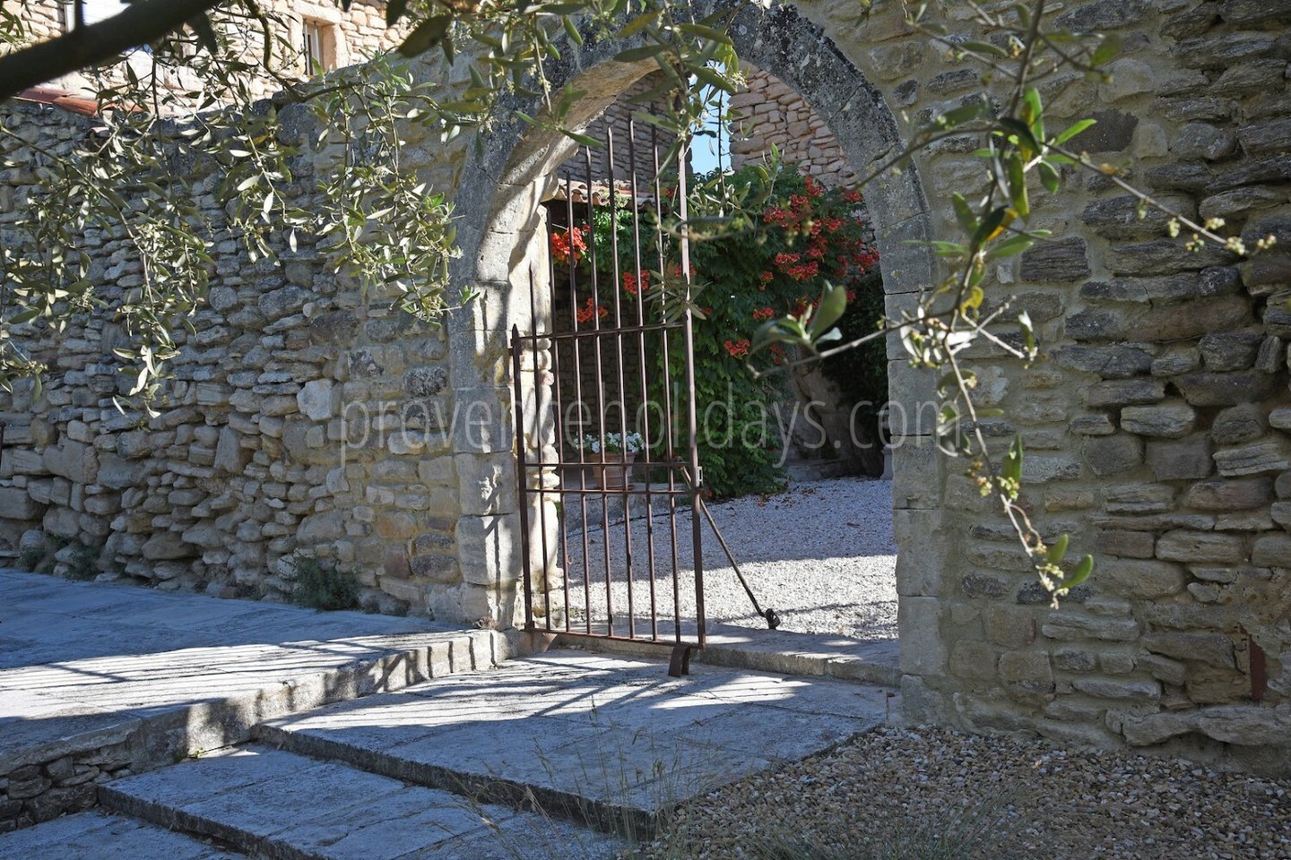18 - Le Mas des Buis: Villa: Exterior