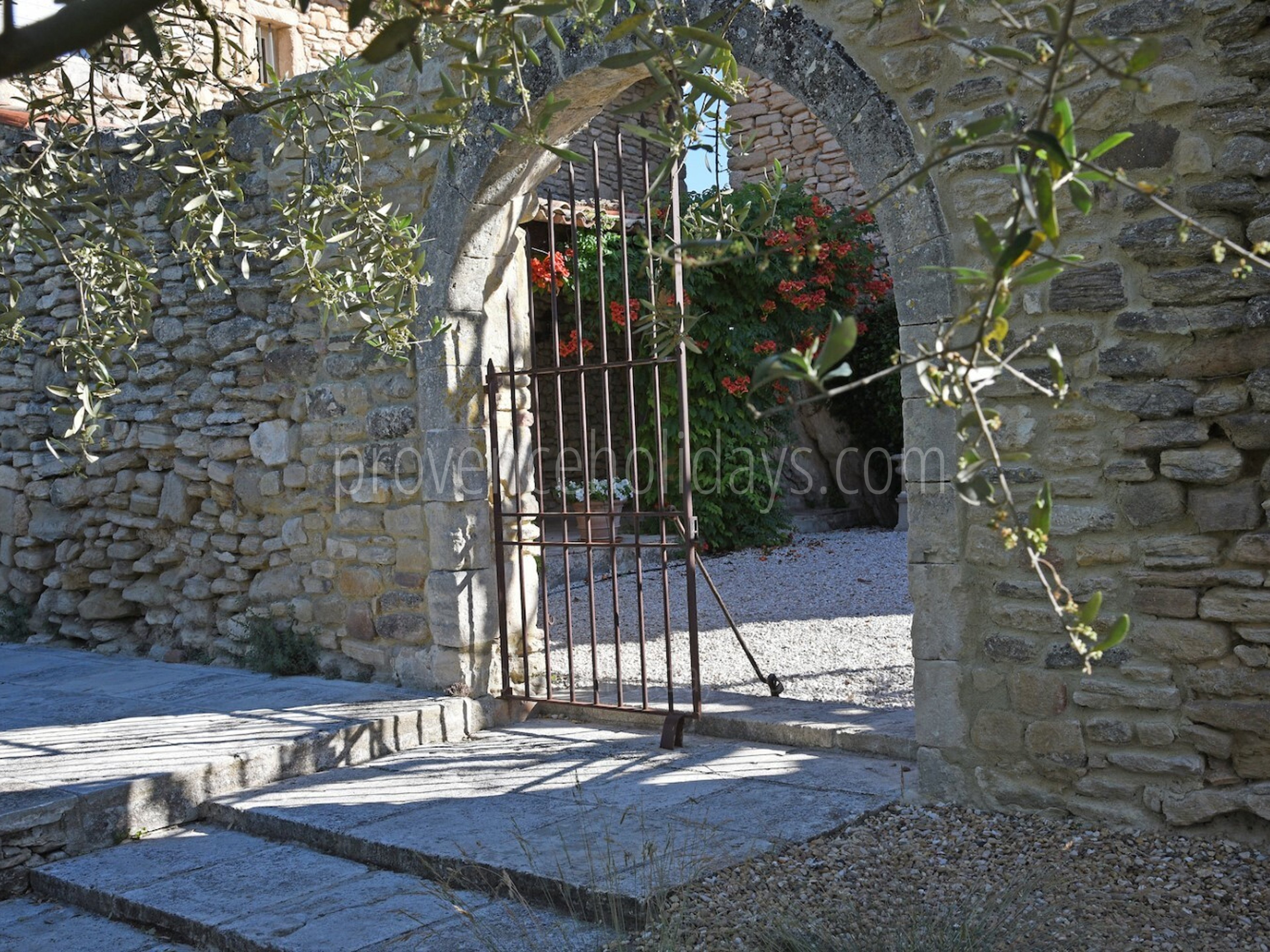 18 - Le Mas des Buis: Villa: Exterior