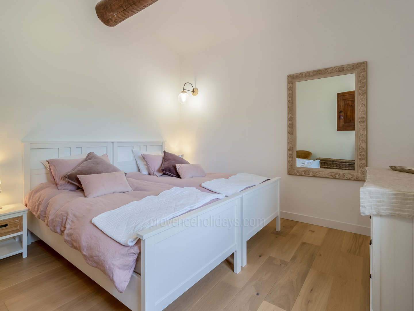 38 - Mas de Beaulieu: Villa: Bedroom