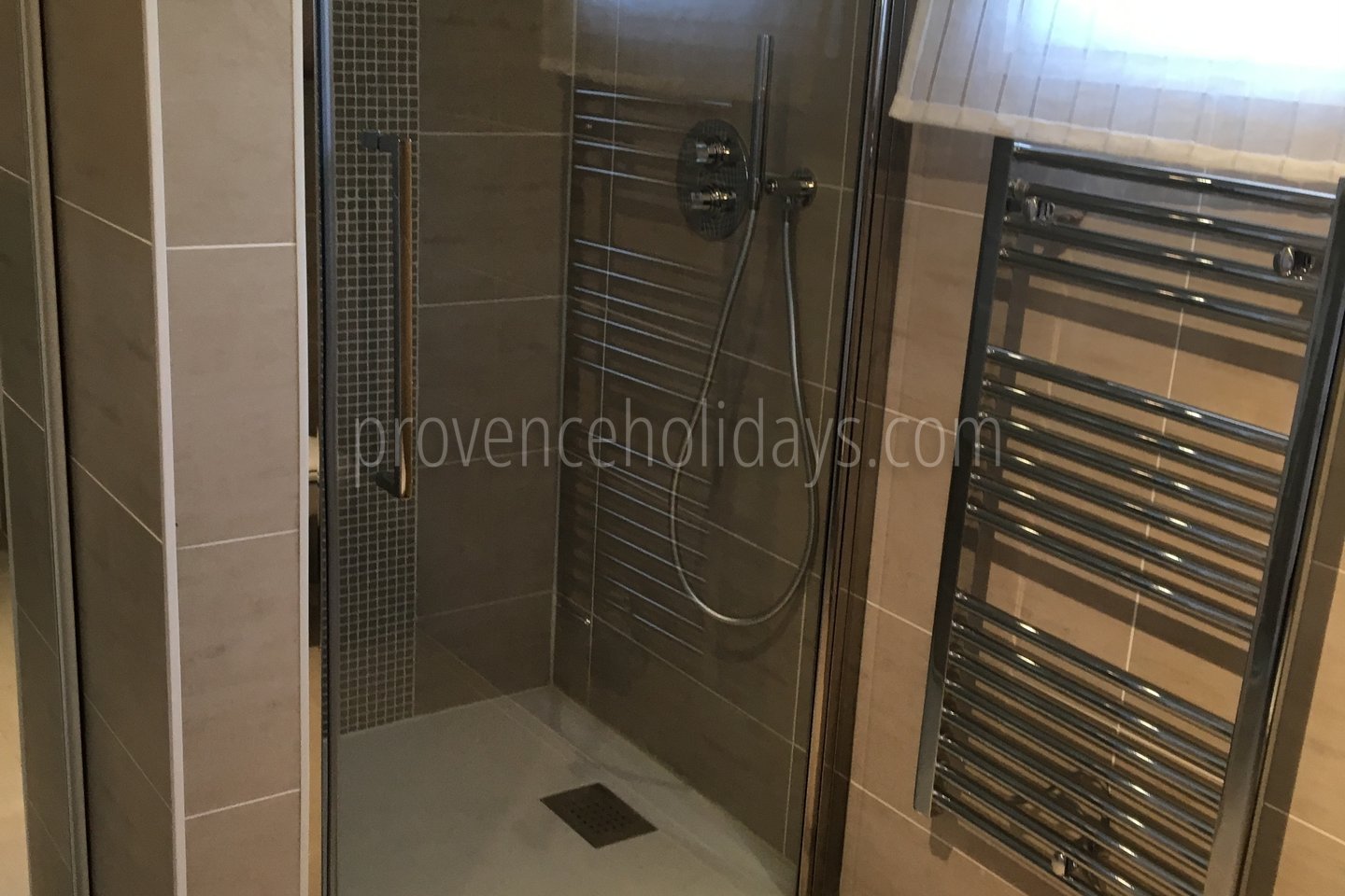 32 - Le Mas des Lys: Villa: Bathroom