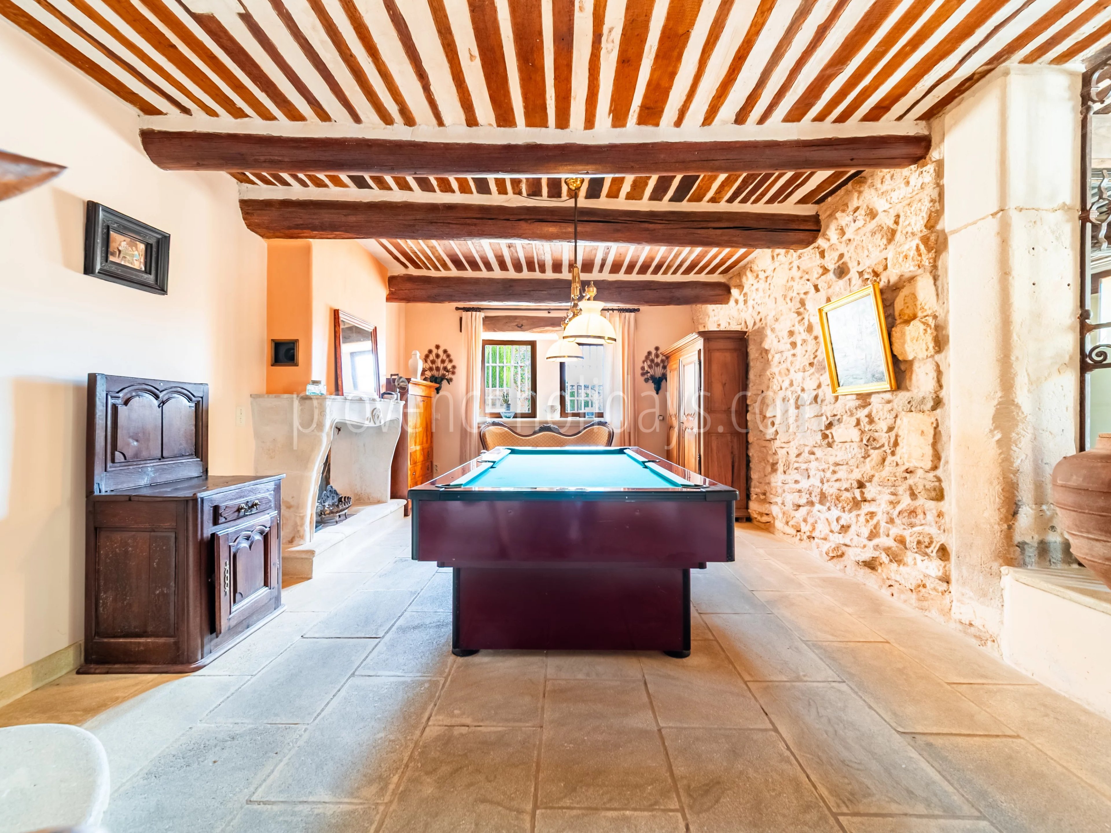 7 - Characterful mas in Bonnieux: Villa: Interior