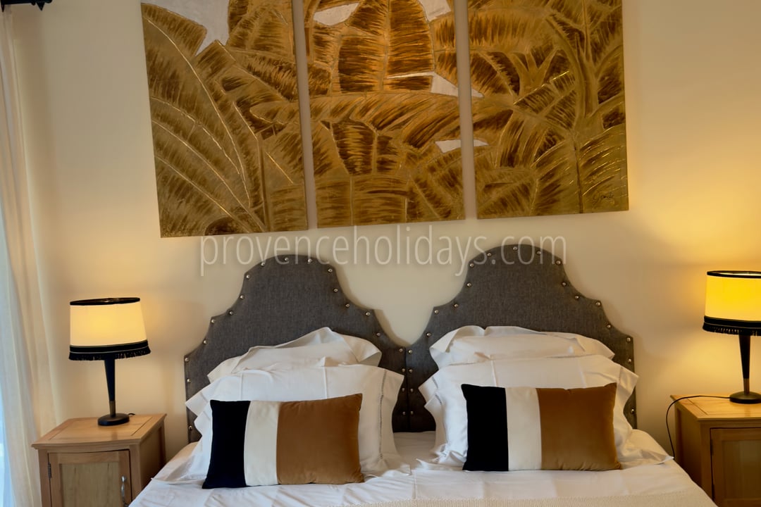 42 - Le Mas de la Cabro: Villa: Bedroom