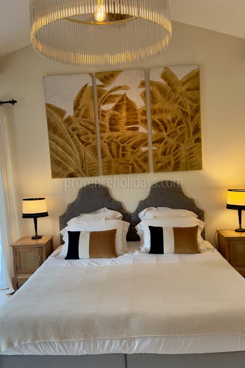 42 - Le Mas de la Cabro: Villa: Bedroom