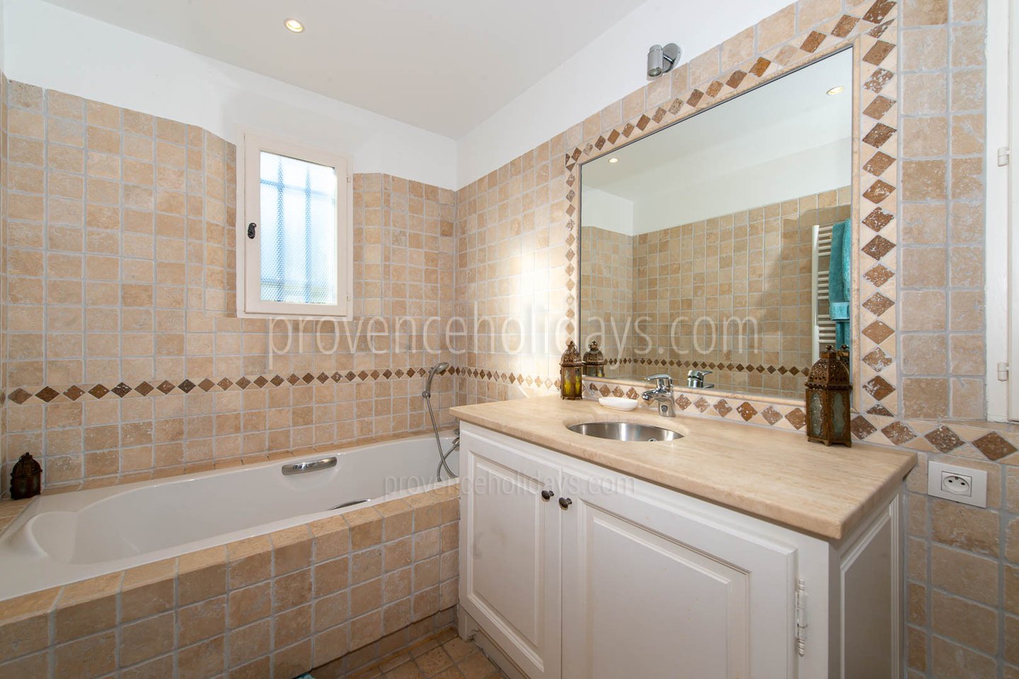7 - Villa Grimaldi: Villa: Bathroom