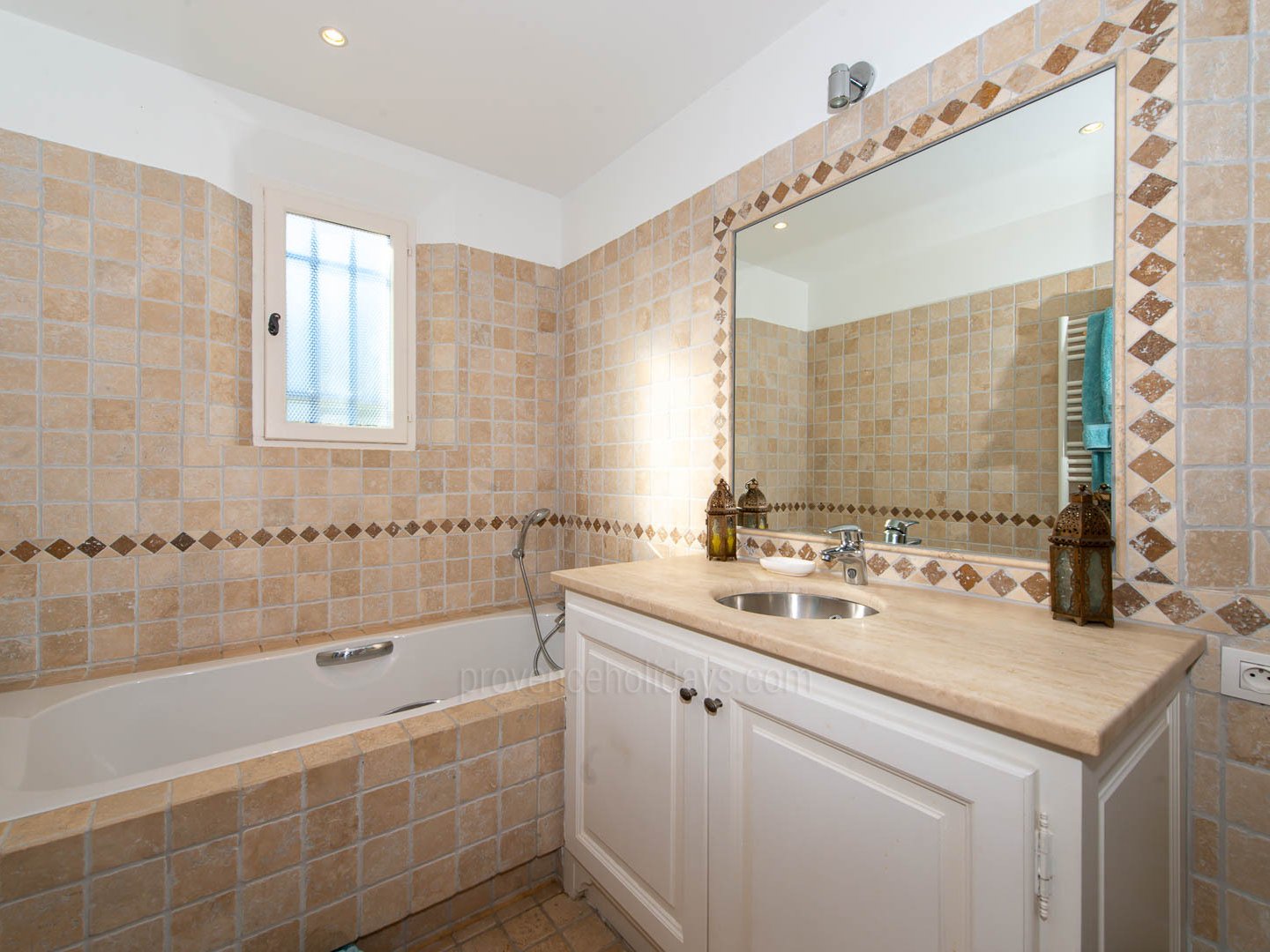 7 - Villa Grimaldi: Villa: Bathroom