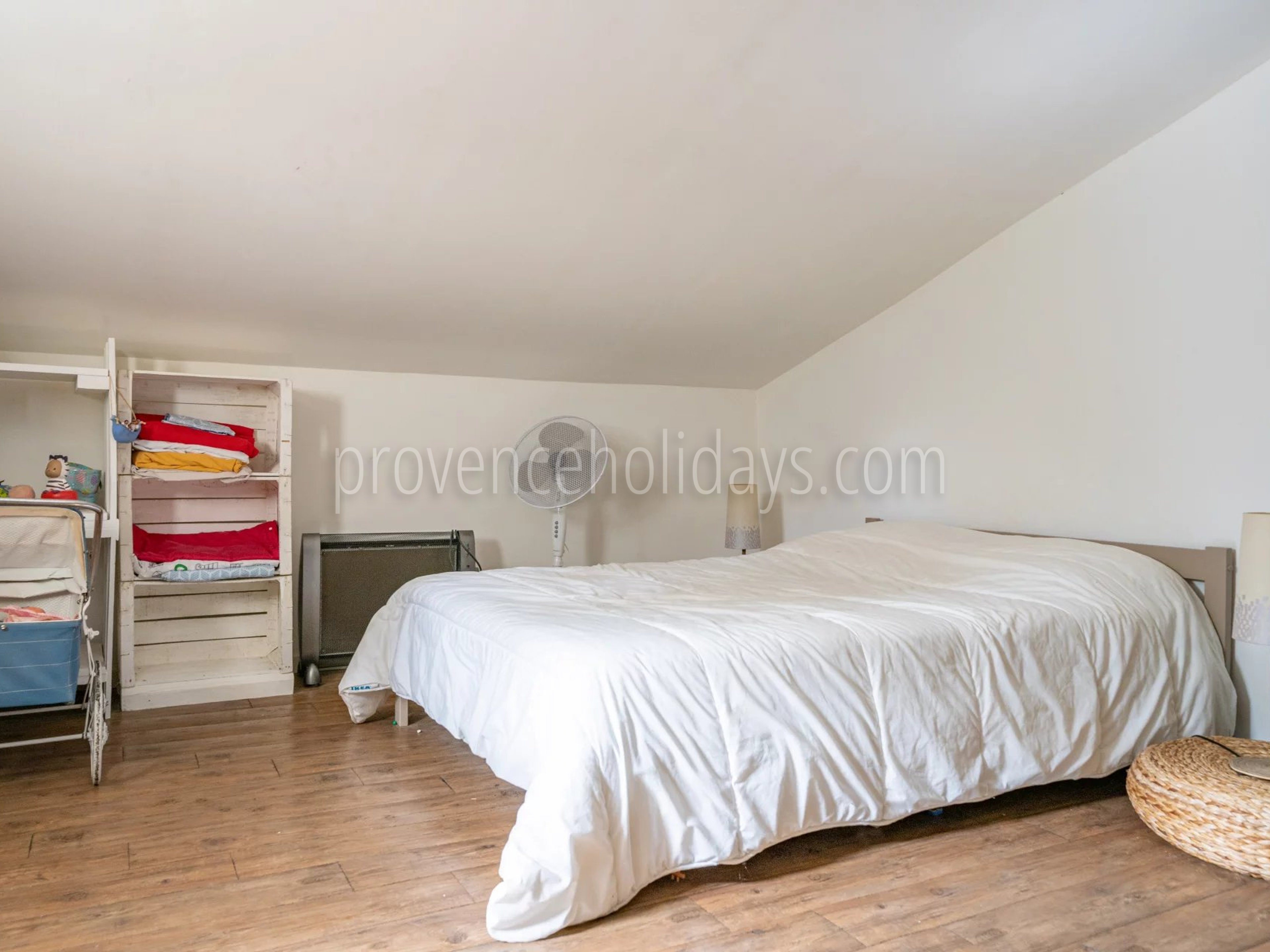 24 - Stone house in Ménerbes: Villa: Bedroom