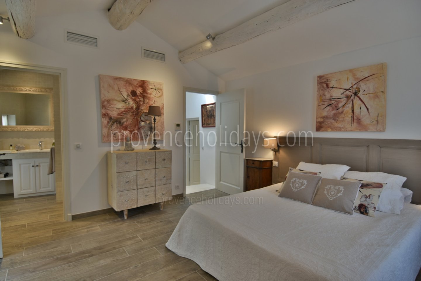 4 - Maison Olivia: Villa: Bedroom