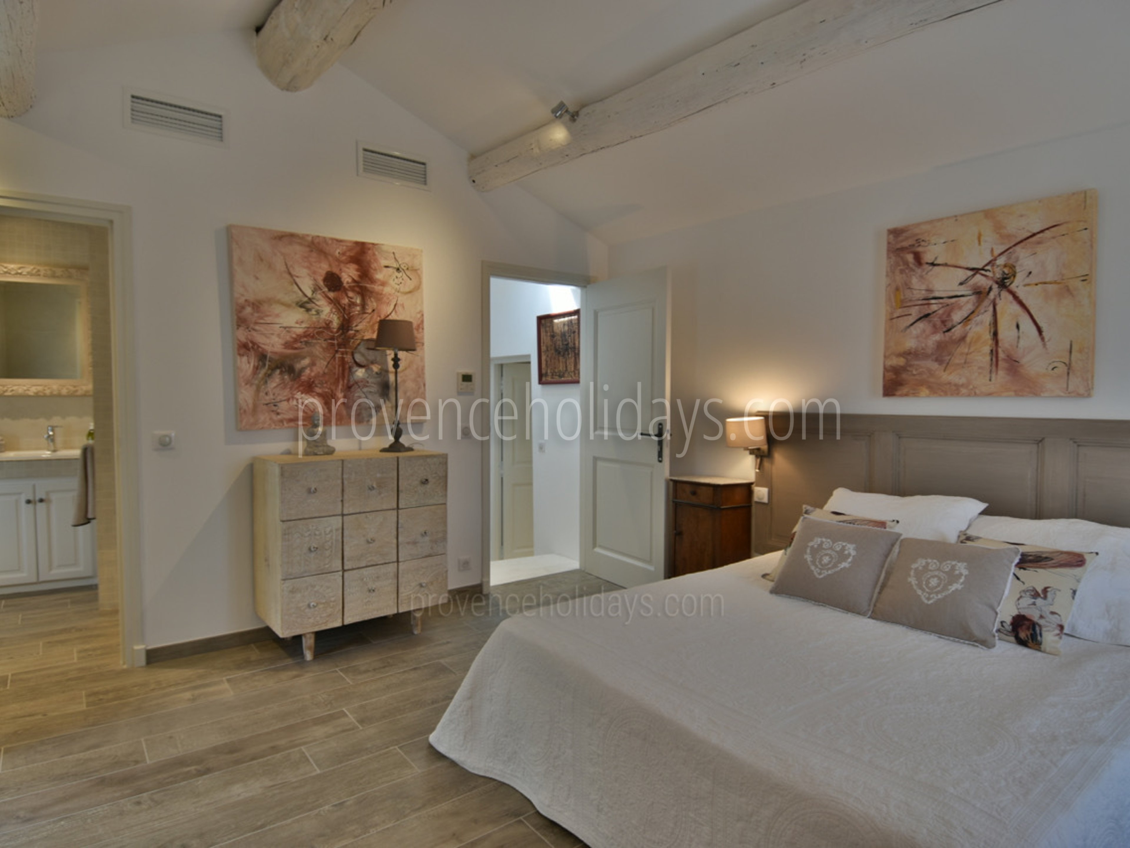 4 - Maison Olivia: Villa: Bedroom