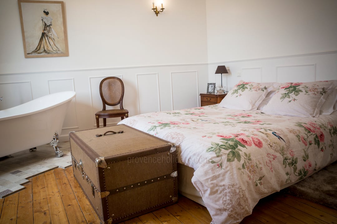 21 - Mas de Mazette: Villa: Bedroom