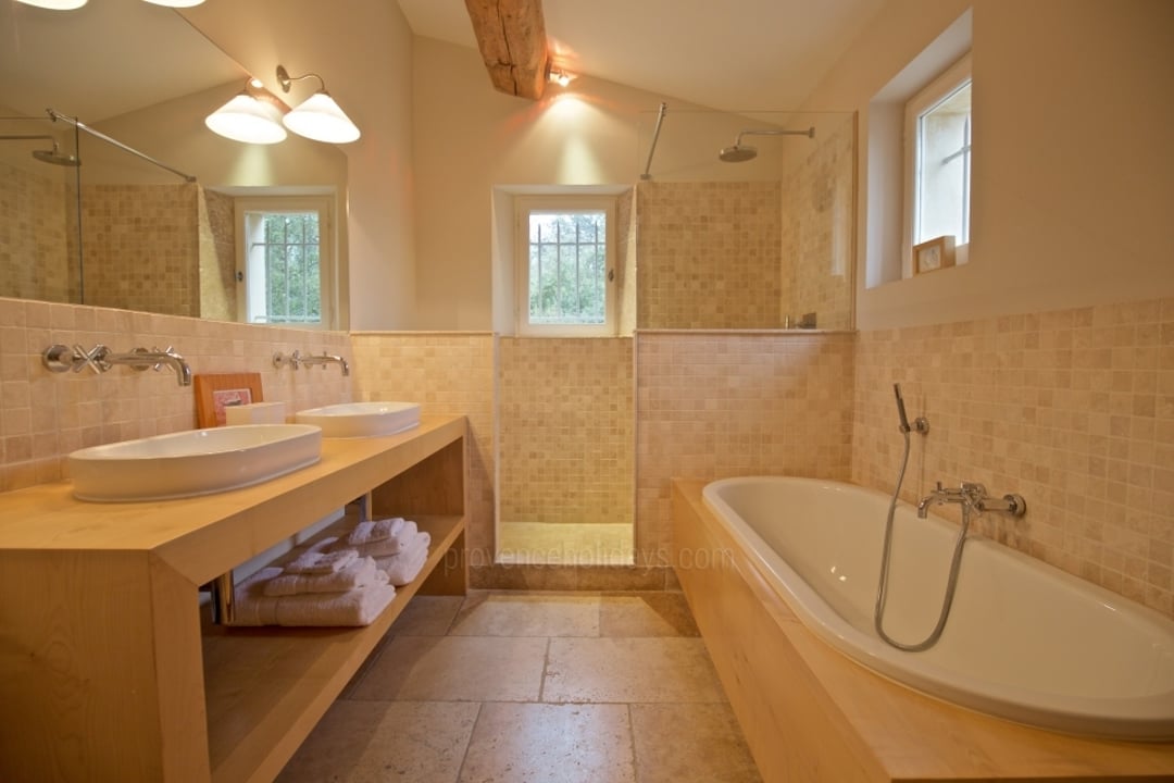 18 - Mas Tranquil: Villa: Bathroom
