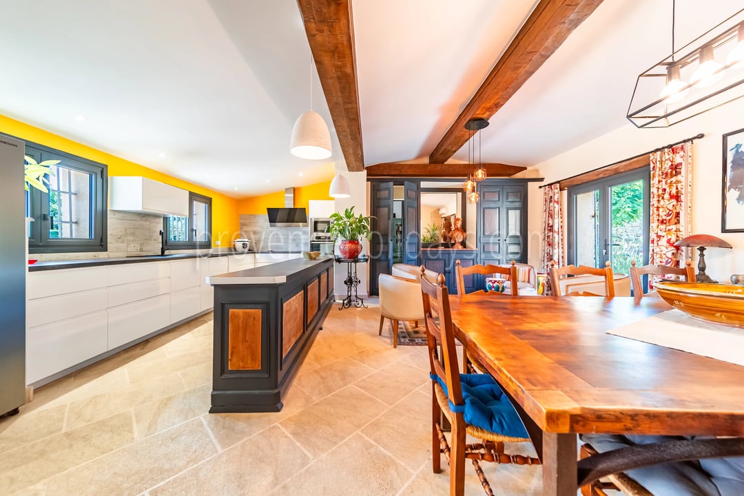 11 - Characterful mas in Bonnieux: Villa: Interior