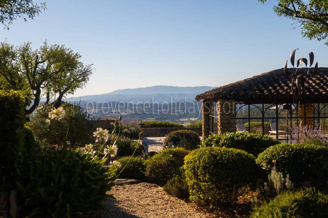 31 - La Bastide Sainte Croix: Villa: Exterior