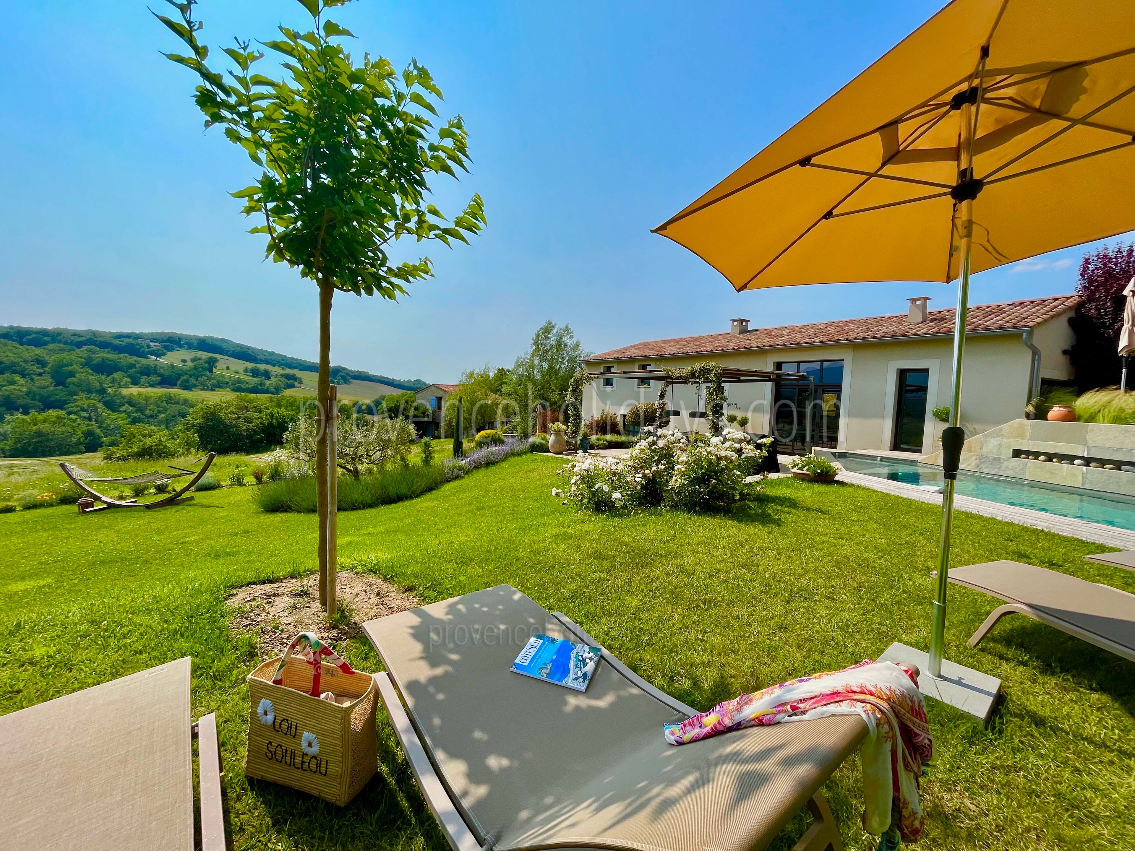42 - Le Mas du Vallon: Villa: Exterior