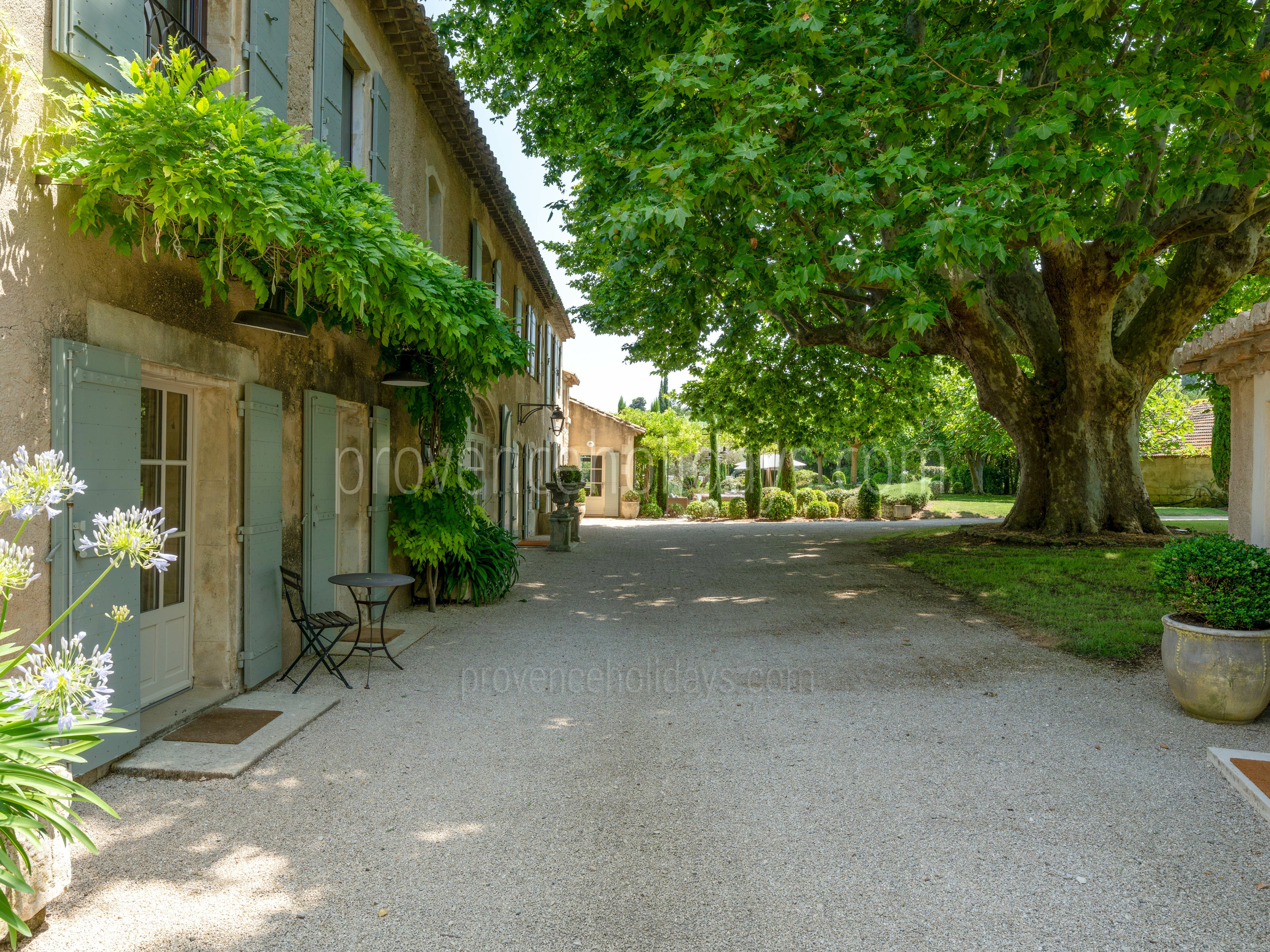 36 - Mas des Chênes Verts: Villa: Exterior