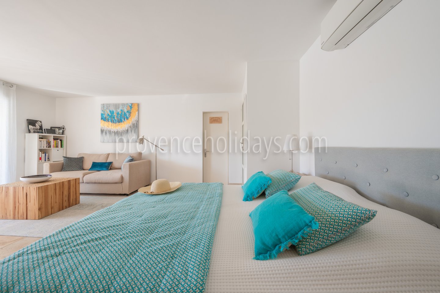 16 - La Pinède: Villa: Bedroom