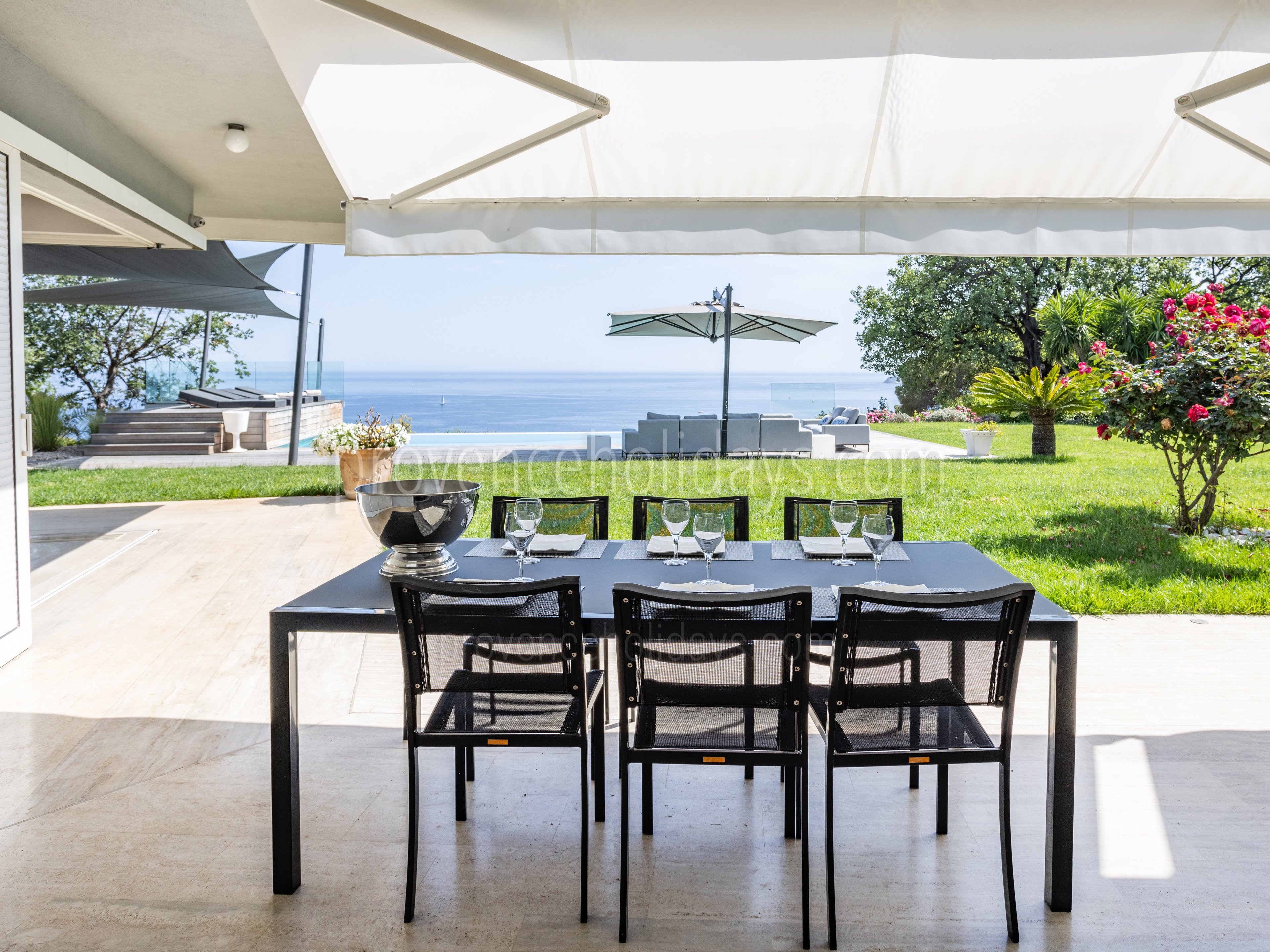 17 - Villa Toulon: Villa: Exterior