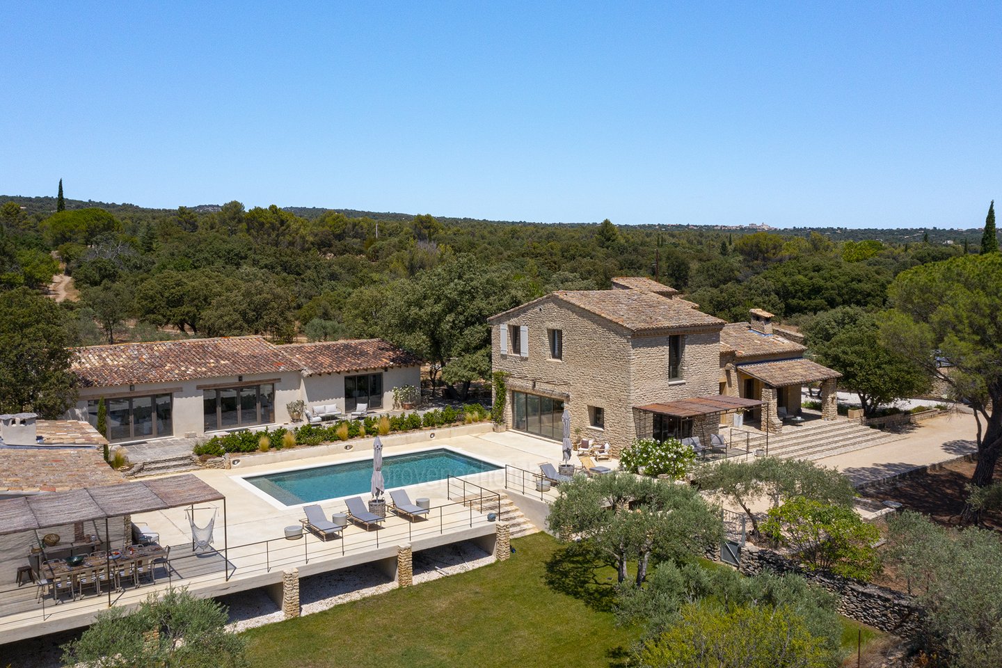 14 - Escapade en Luberon: Villa: Exterior