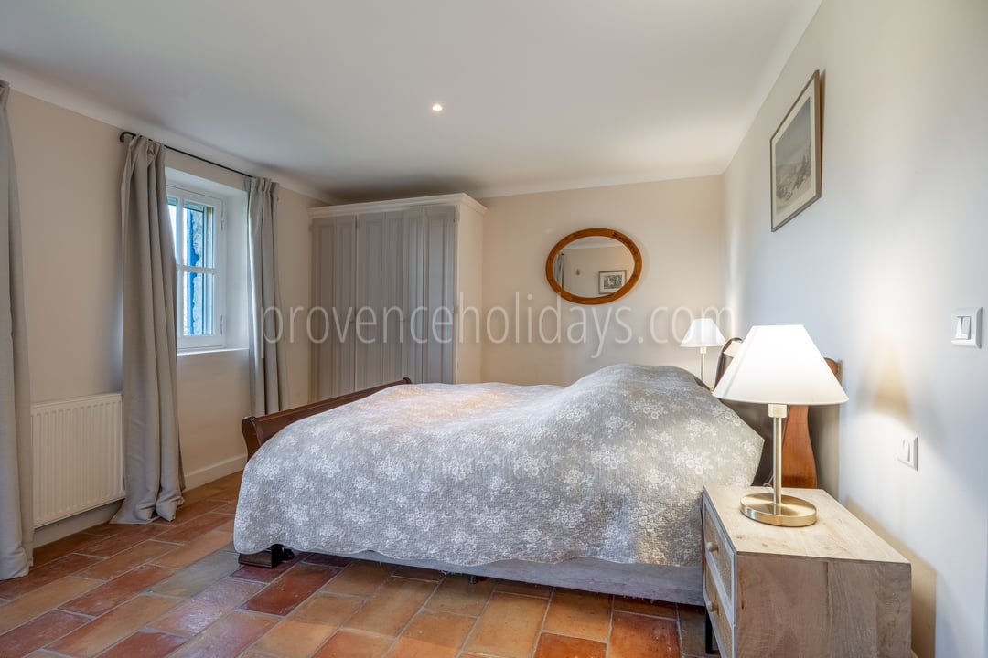15 - Le Mas de Bonnieux: Villa: Bedroom