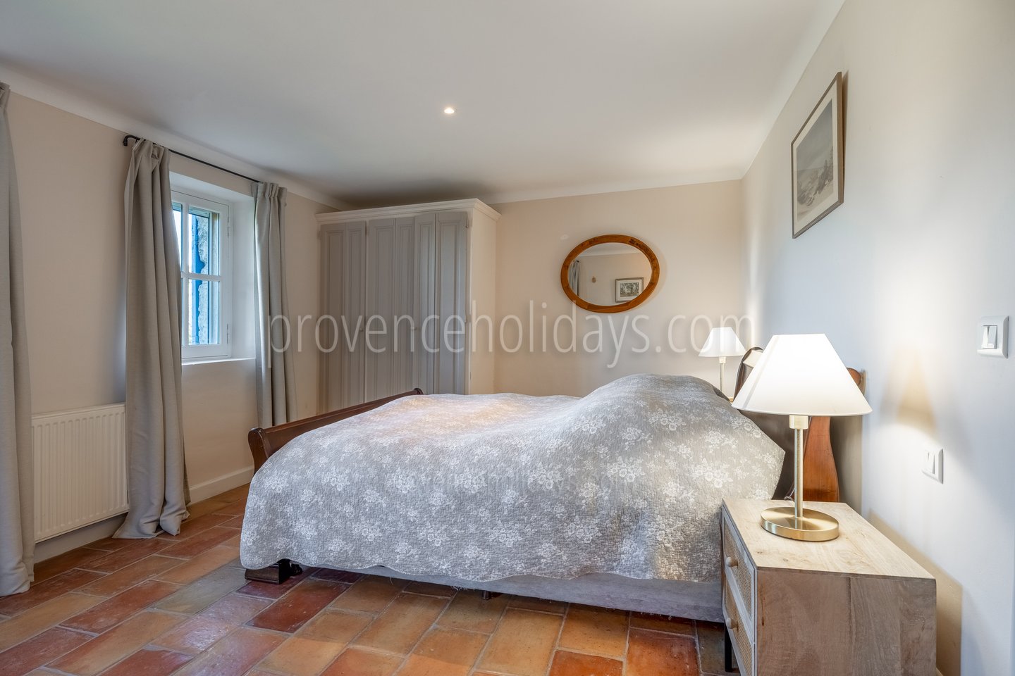 15 - Le Mas de Bonnieux: Villa: Bedroom