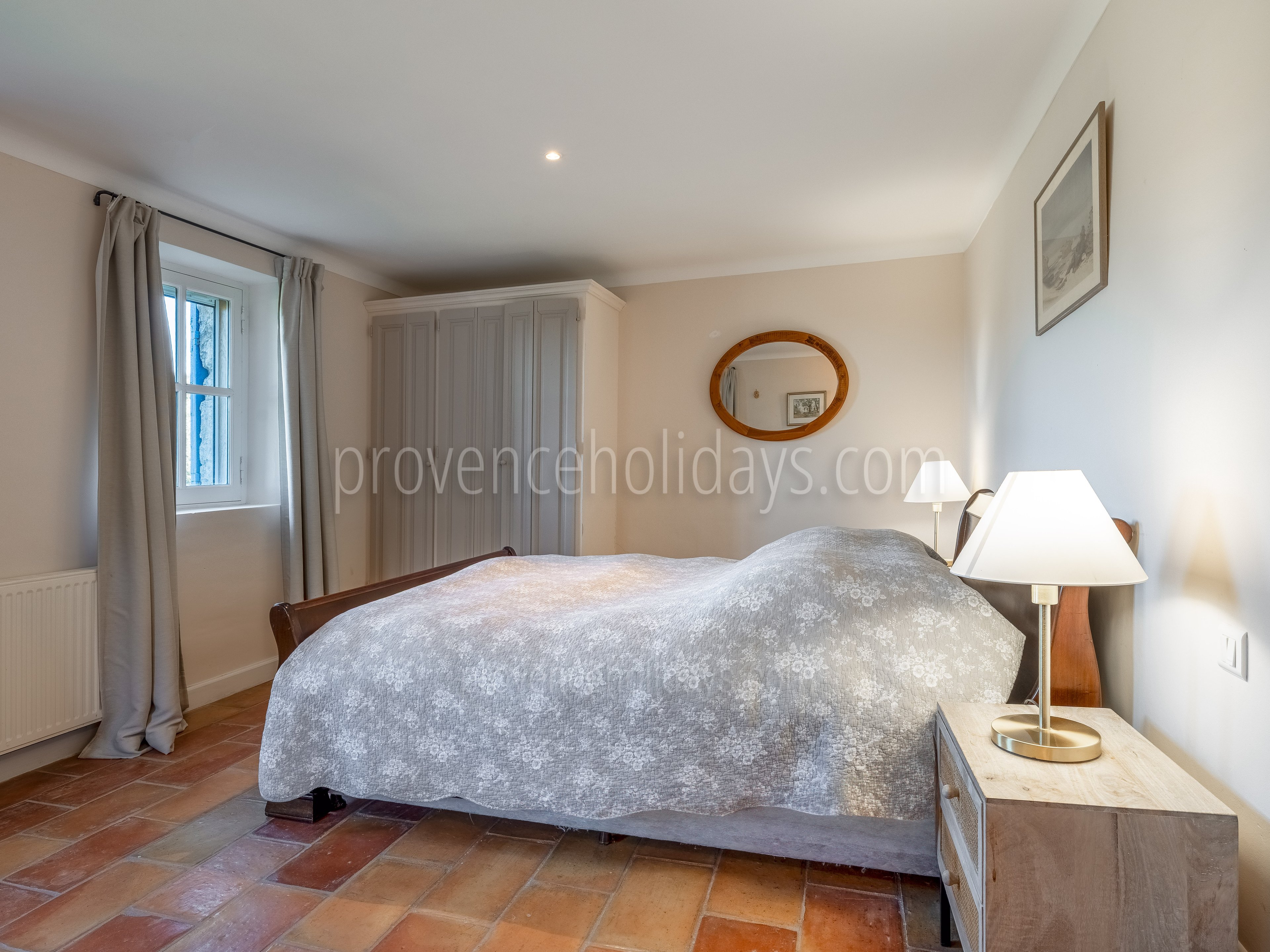15 - Le Mas de Bonnieux: Villa: Bedroom