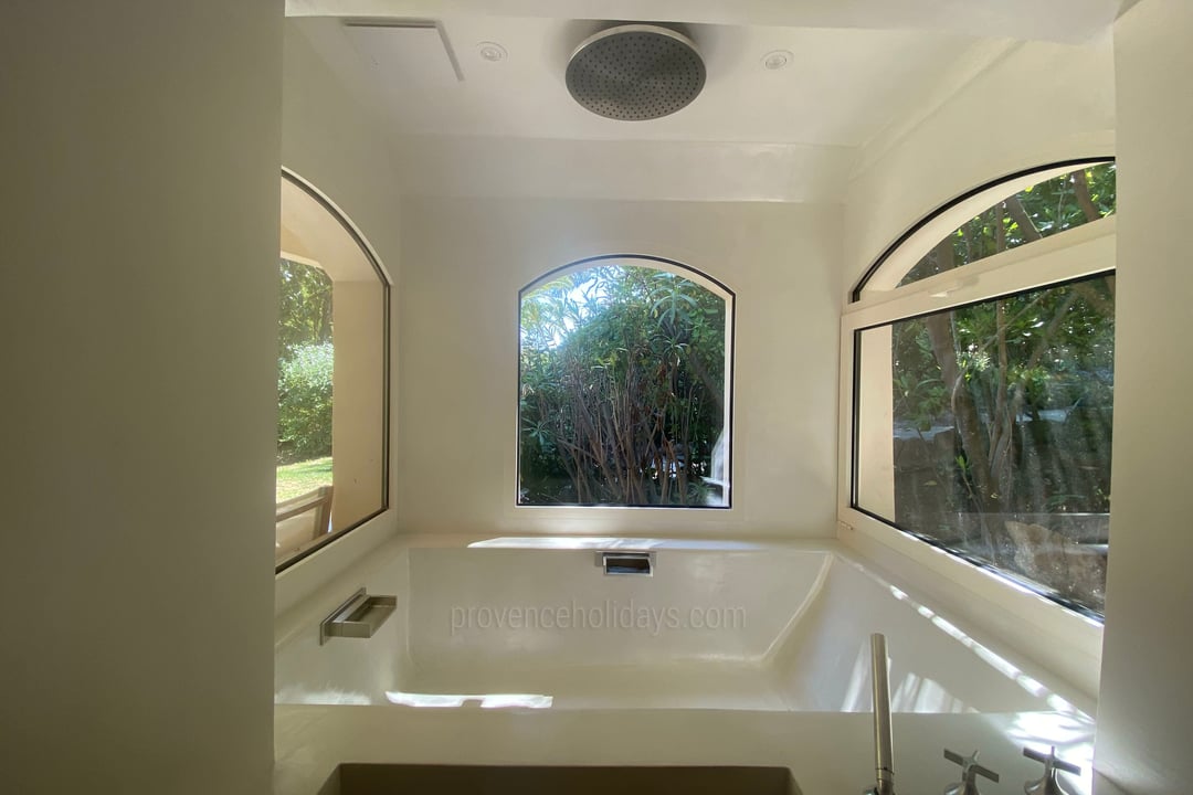 49 - Villa Luna: Villa: Bathroom