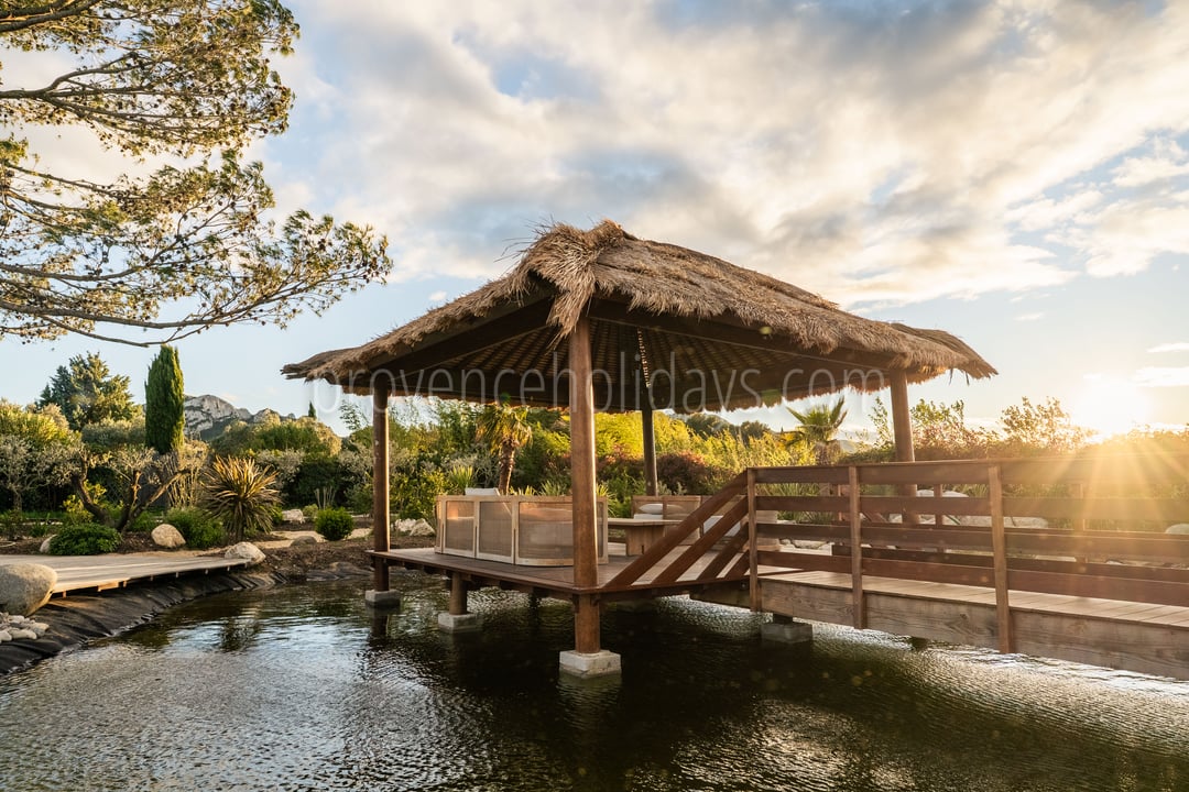 29 - Les Jardins des Alpilles: Villa: Exterior