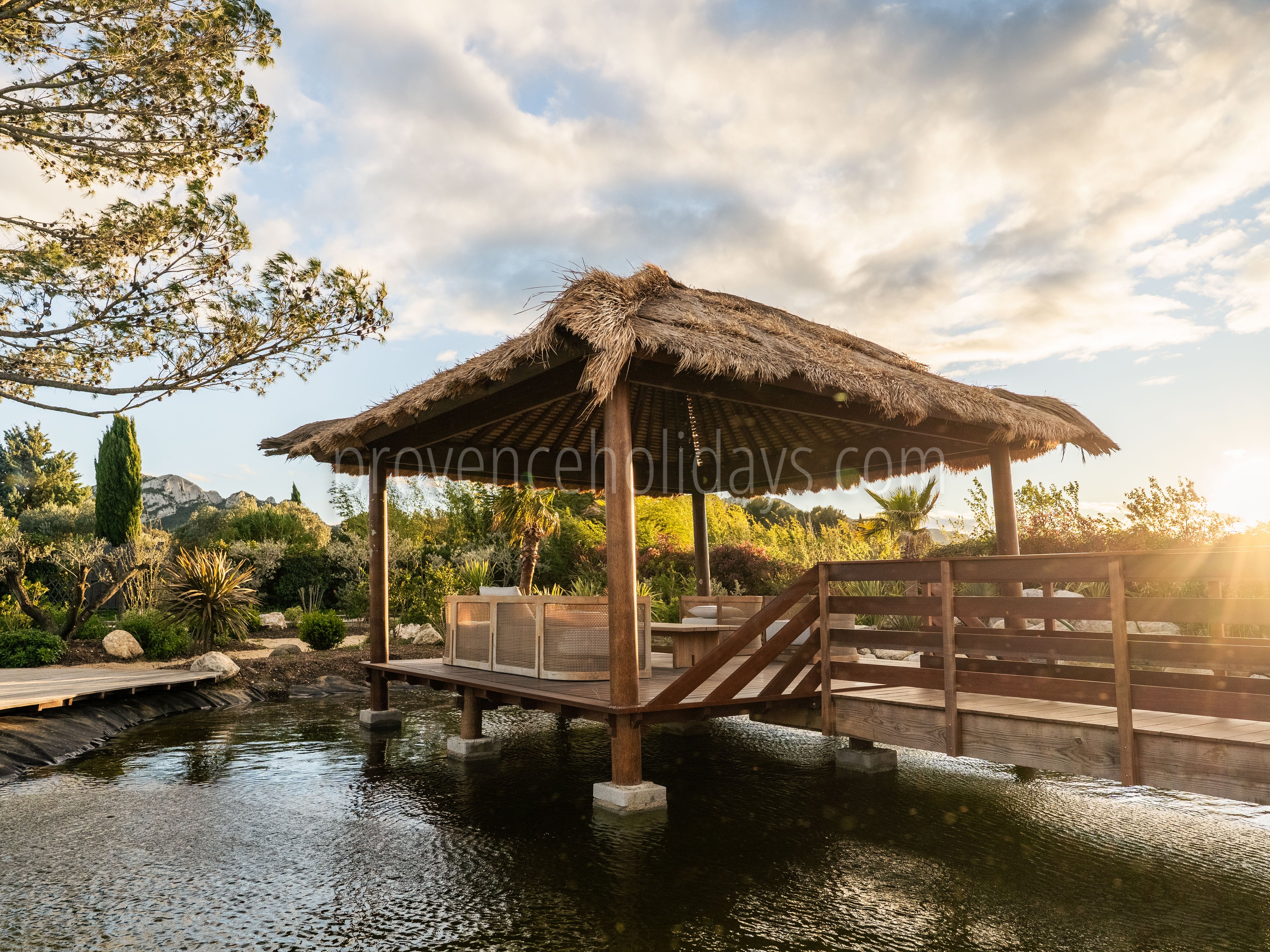 29 - Les Jardins des Alpilles: Villa: Exterior