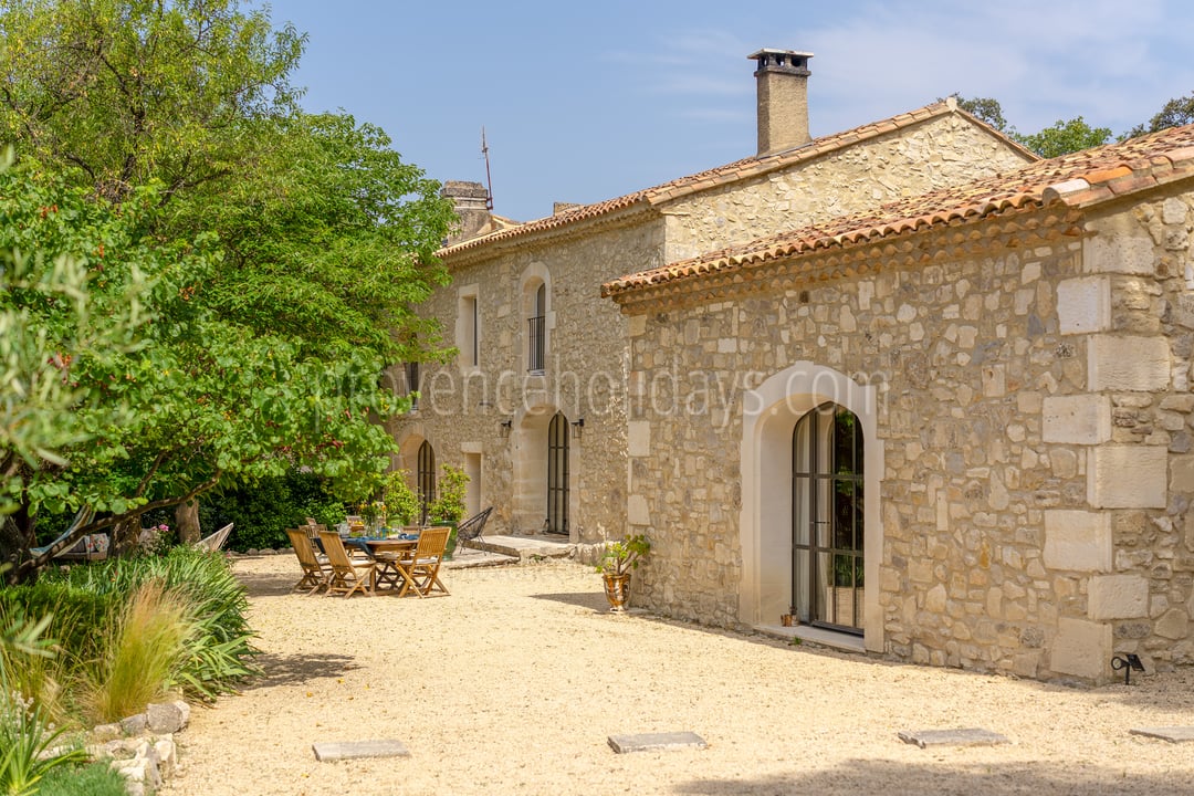 46 - Mas des Roches: Villa: Exterior