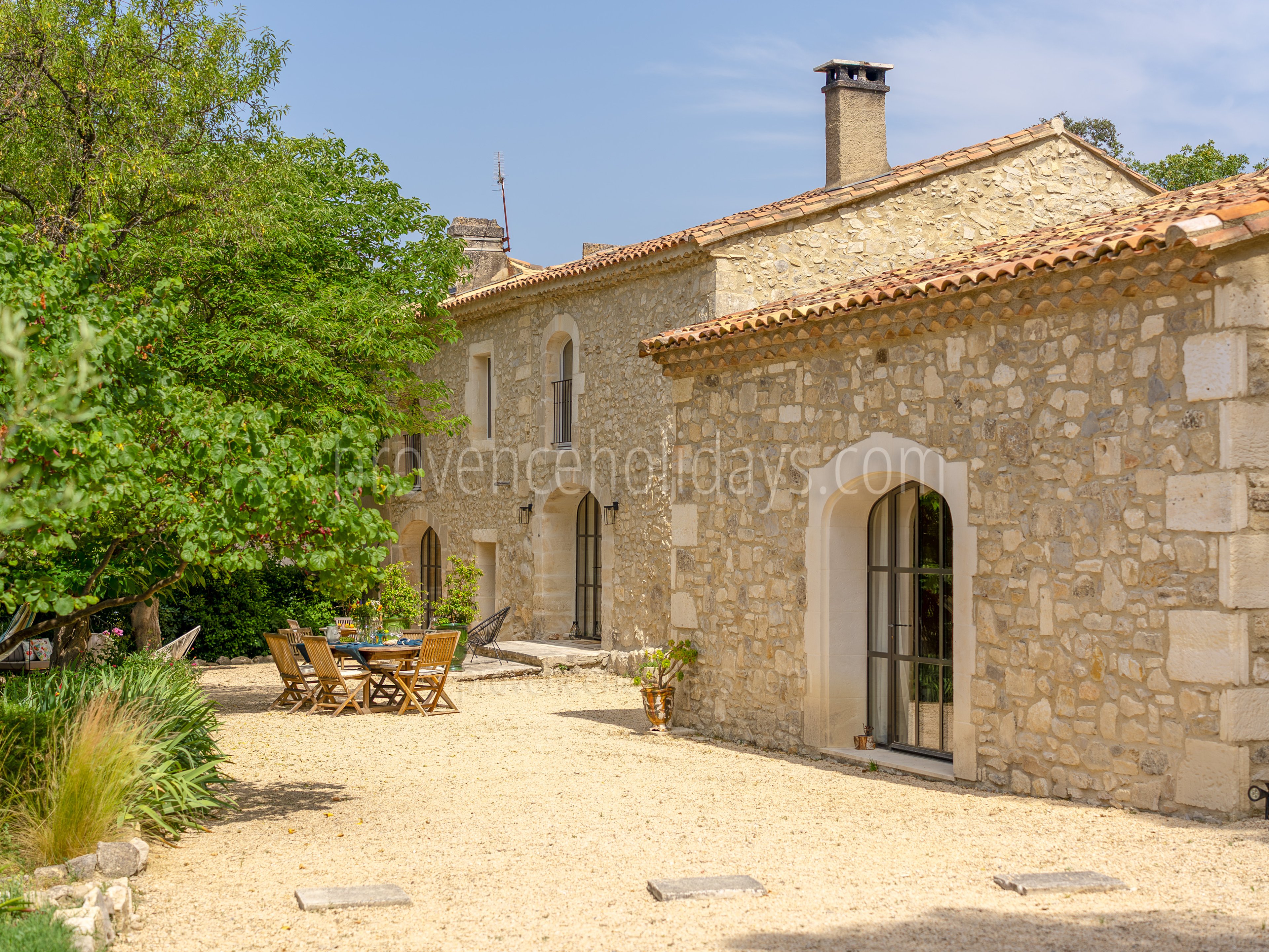 46 - Mas des Roches: Villa: Exterior