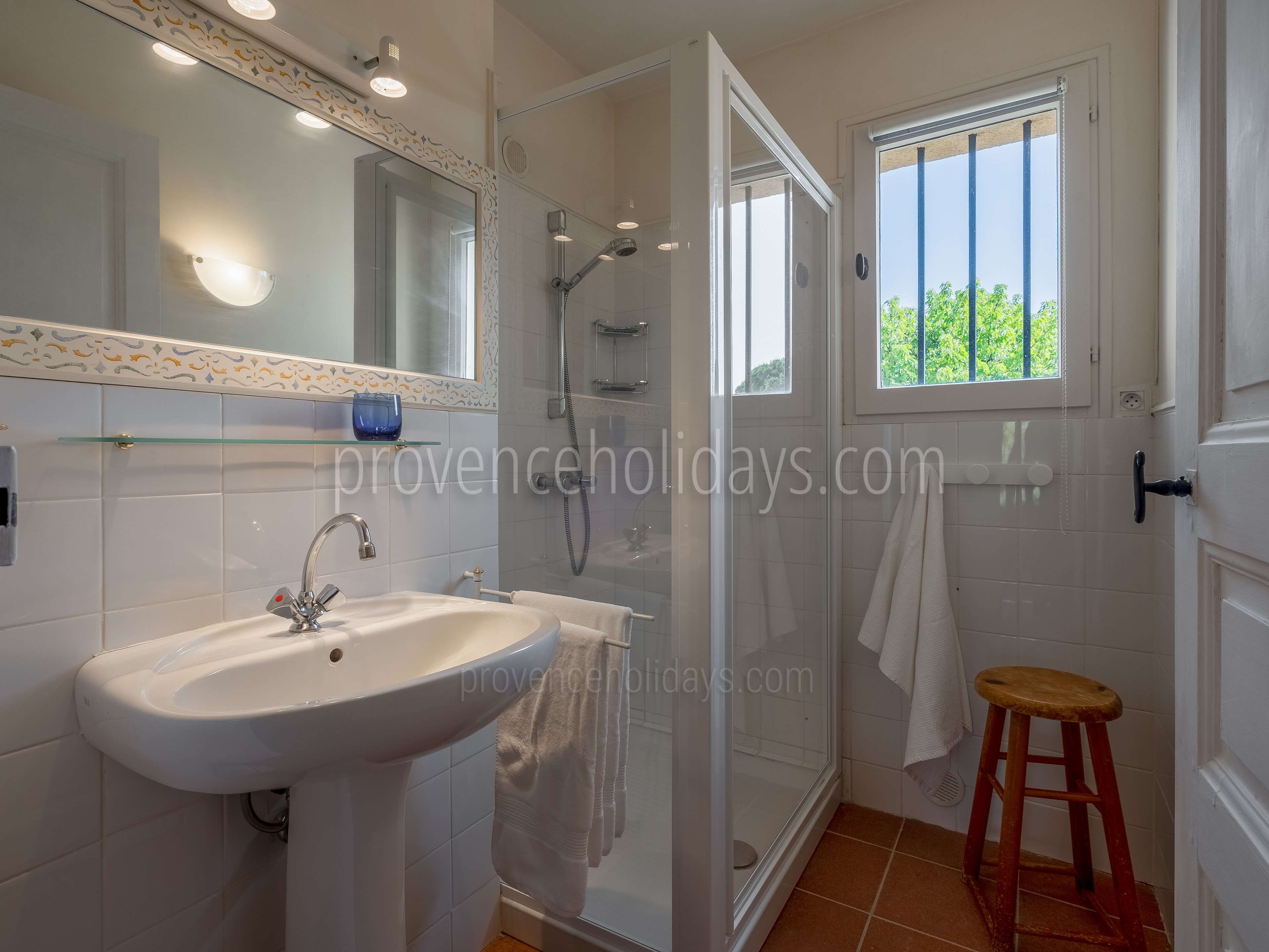 25 - Villa Goult: Villa: Bathroom