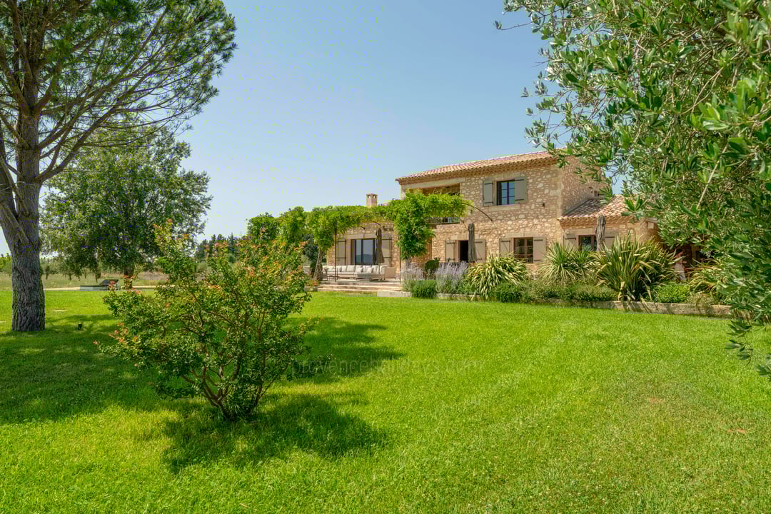 10 - Mas du Temps Suspendu: Villa: Exterior