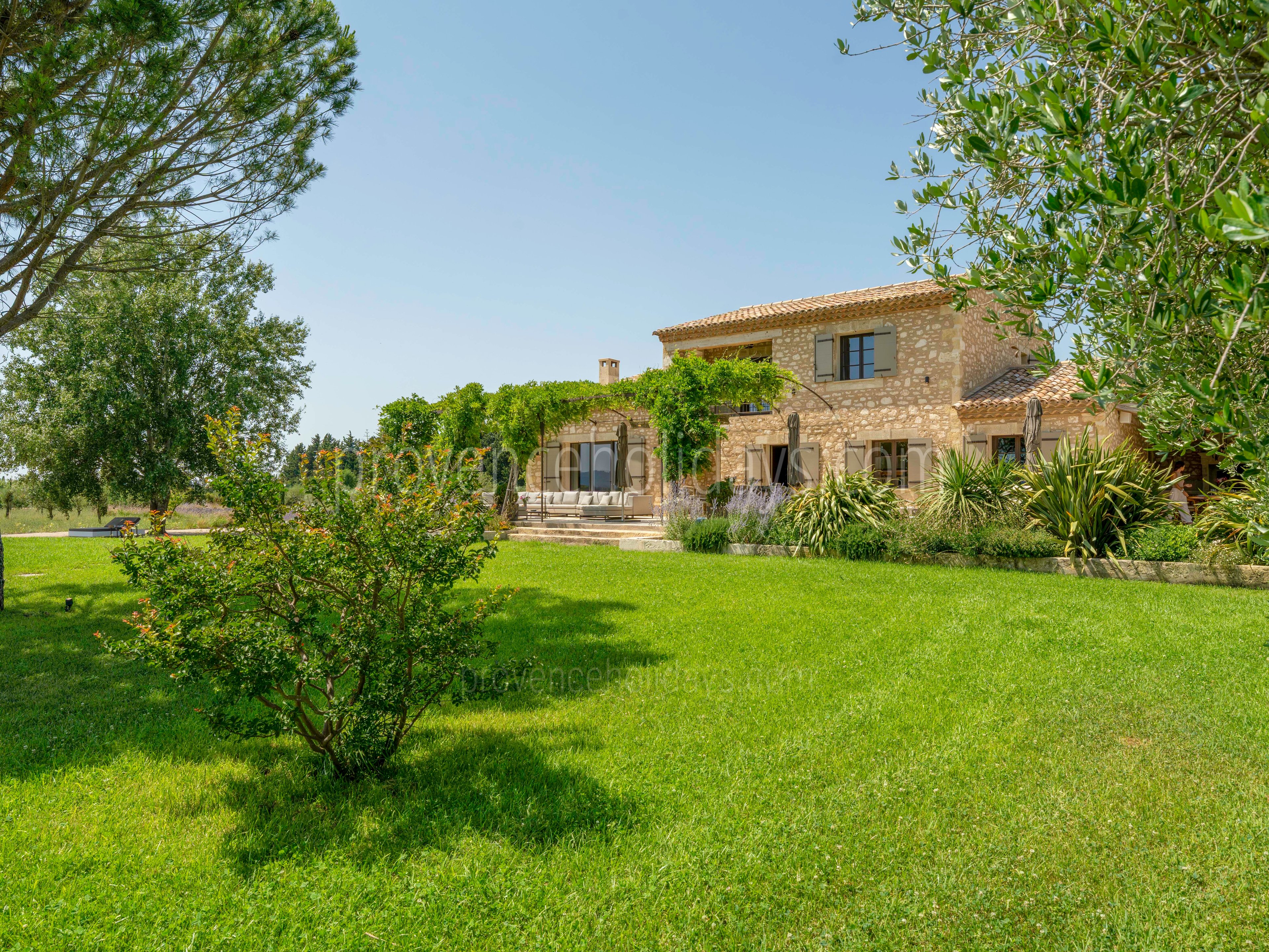 10 - Mas du Temps Suspendu: Villa: Exterior