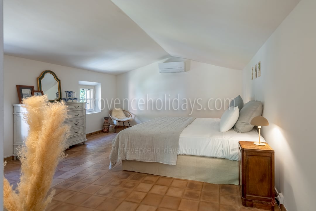 4 - Les Maisons de Saignon: Villa: Bedroom
